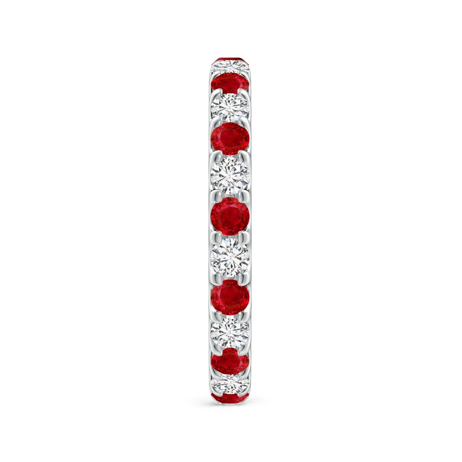 Angara natürlichen Prong 1,32 ct Rubin und Diamant Eternity Band in 14K massivem Gold (Rundschliff) im Angebot
