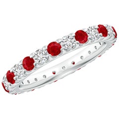 Angara natürlichen Prong 1,32 ct Rubin und Diamant Eternity Band in 14K massivem Gold
