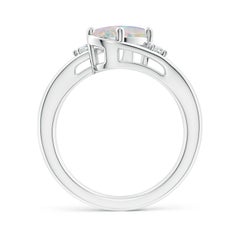 Angara Natural Prong-Set 1,1 ct Opal und Diamant Split Shank Ring in 14K Gold
