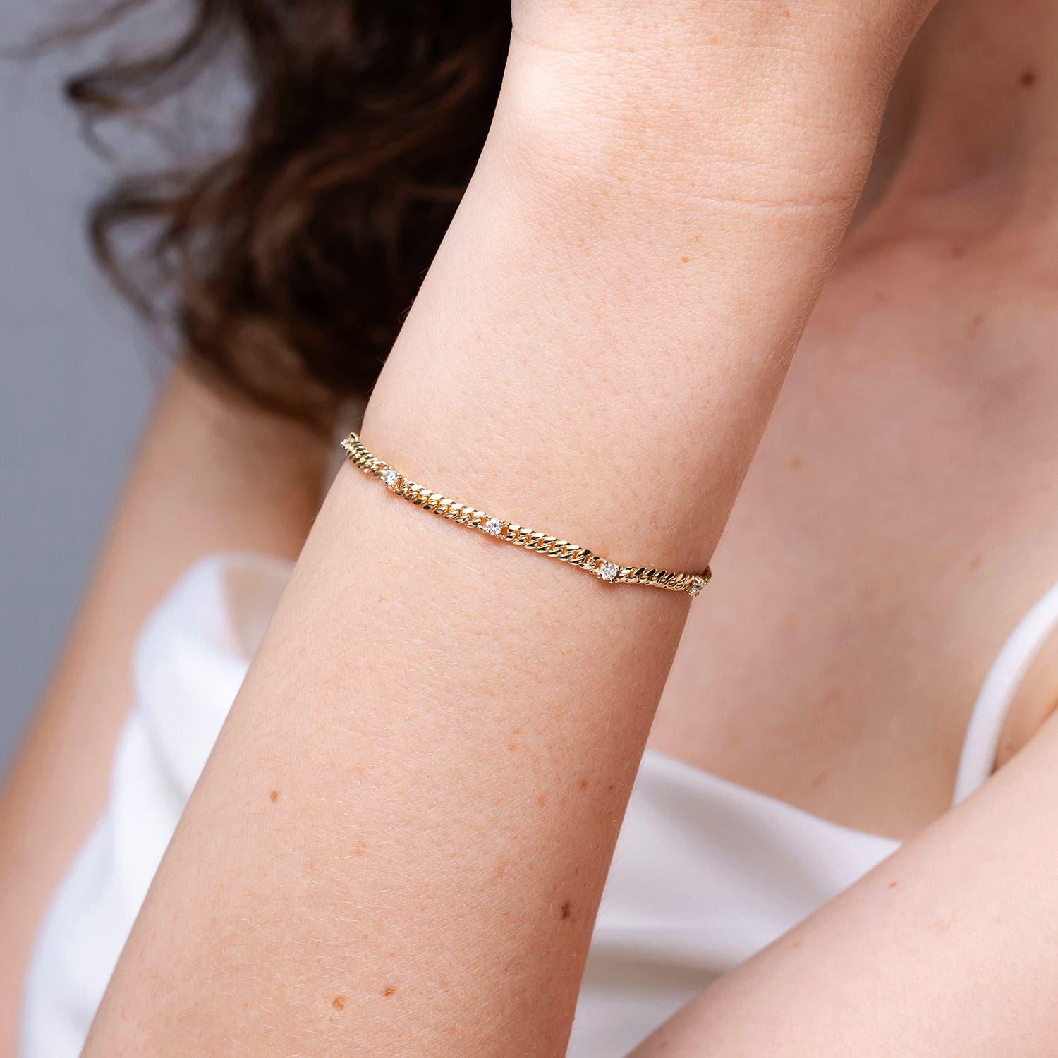 Pulsera de diamantes naturales engastados Angara en oro macizo de 14 quilates para mujer Corte redondo en venta