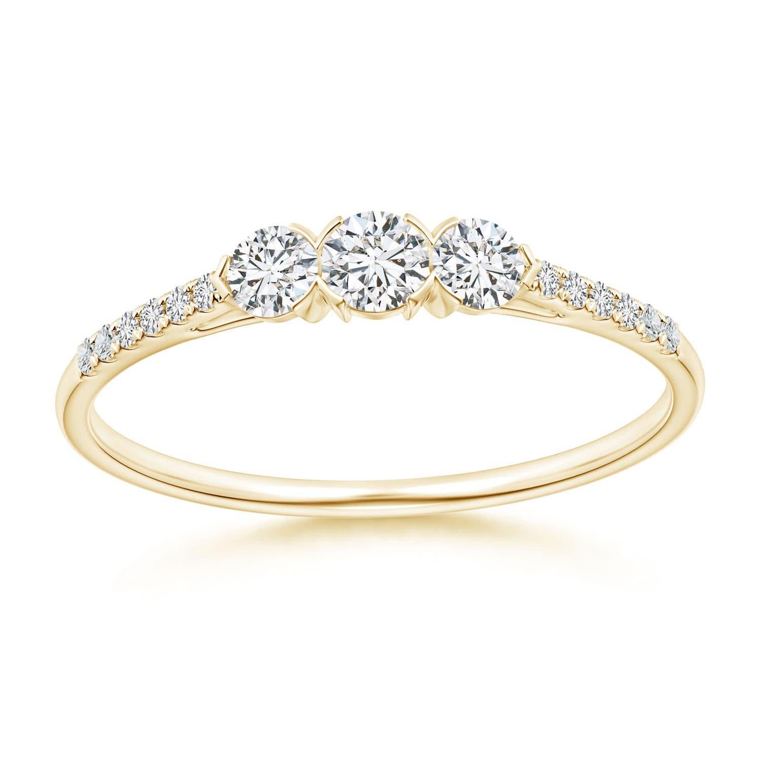 Angara Natural Prong-Set Diamant drei Stein Verlobungsring in 14K Solid Gold Damen im Angebot