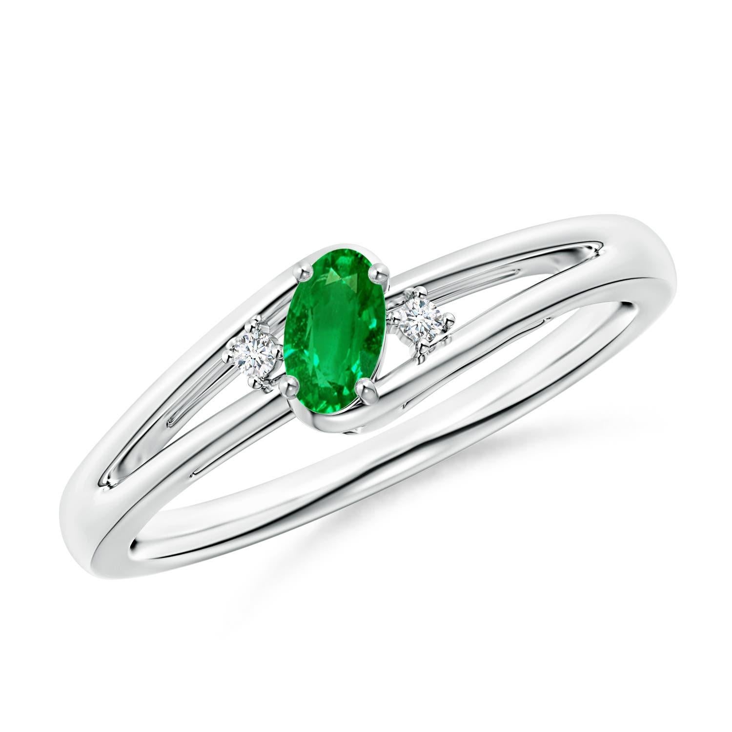 Angara Natural Prong-Set Smaragd und Diamant Split Shank Ring in 14K massivem Gold im Angebot 1