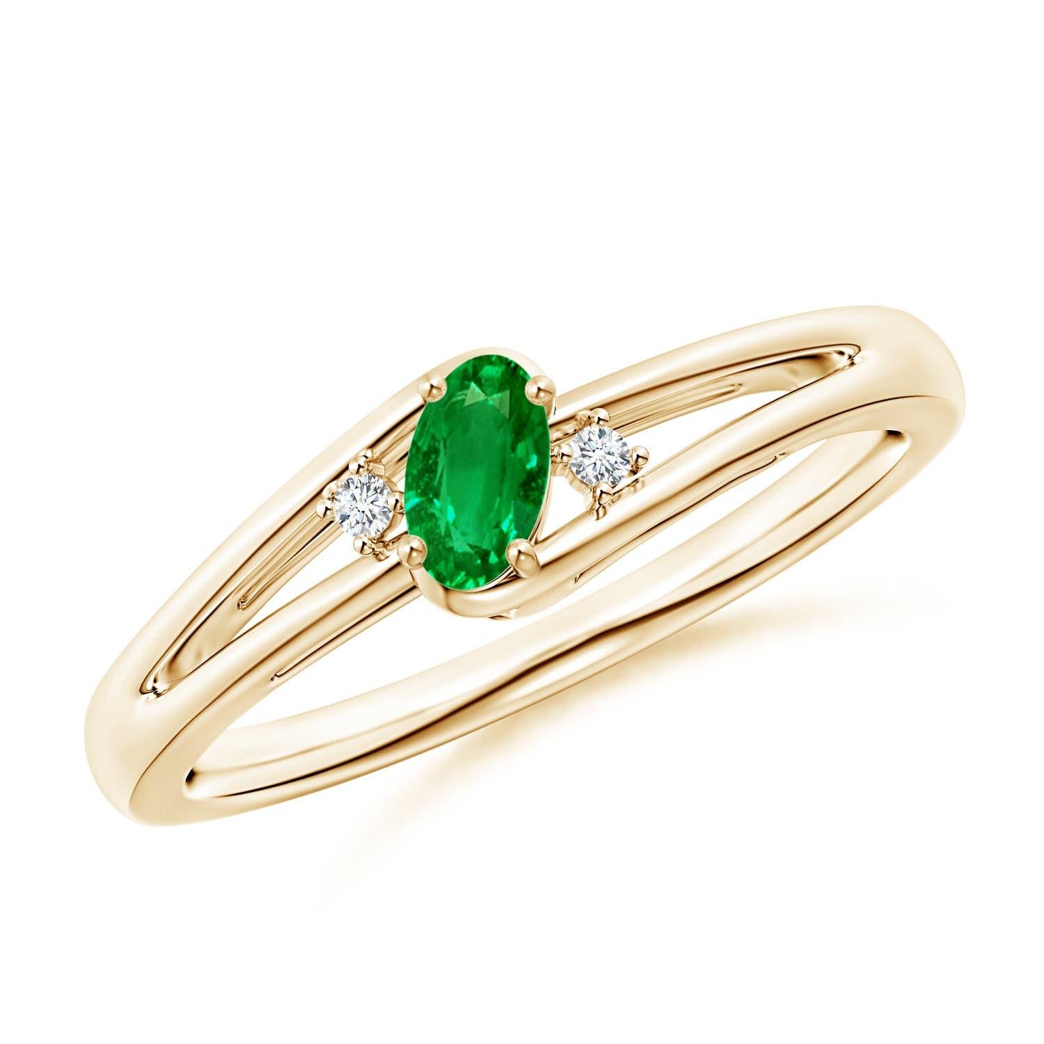 Angara Natural Prong-Set Smaragd und Diamant Split Shank Ring in 14K massivem Gold