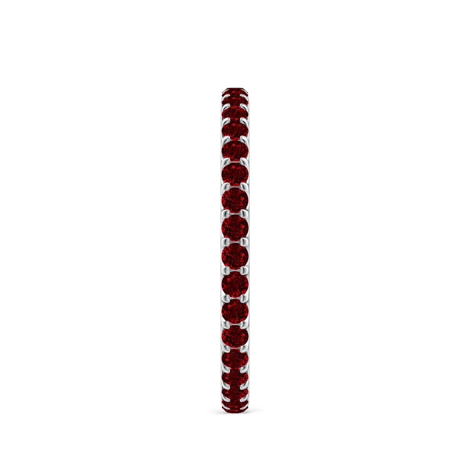 Angara Natural Prong Set Eternity 1,33 ct Rubin Ehering in 14K Solid Gold im Zustand „Neu“ im Angebot in Los Angeles, CA