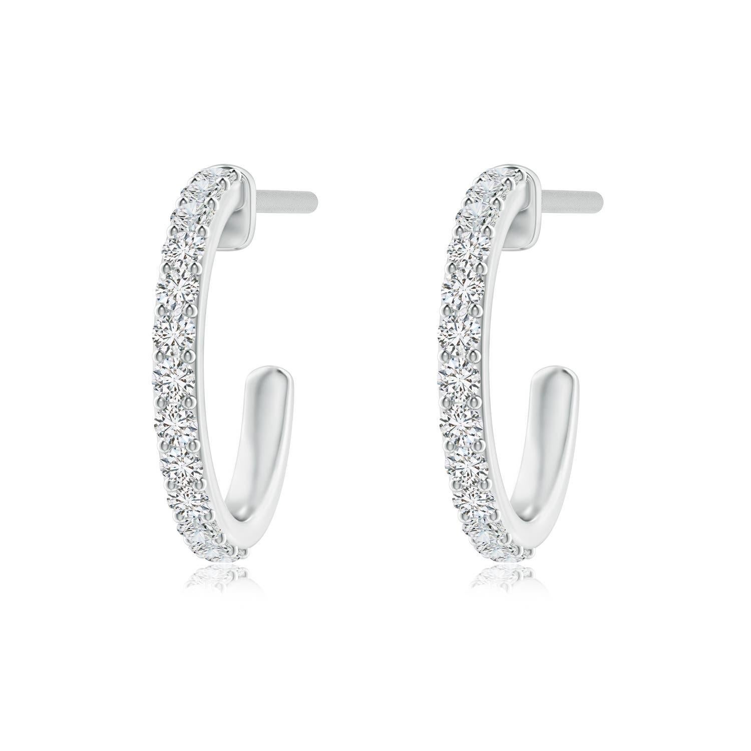 Angara - Boucles d'oreilles en or massif 14 carats avec diamants ronds sertis à la main pour femmes Pour femmes en vente