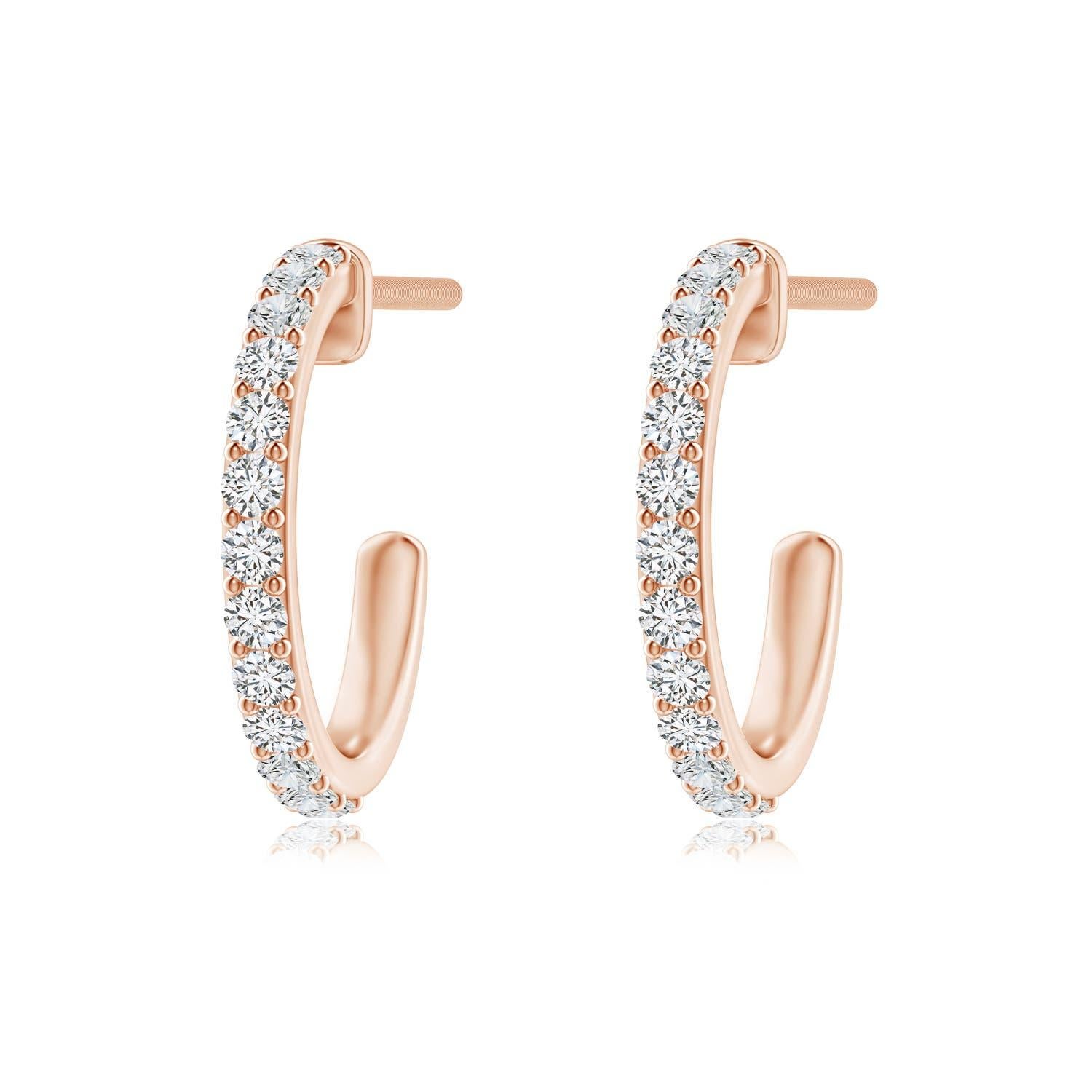 Angara - Boucles d'oreilles en or massif 14 carats avec diamants ronds sertis à la main pour femmes en vente 1