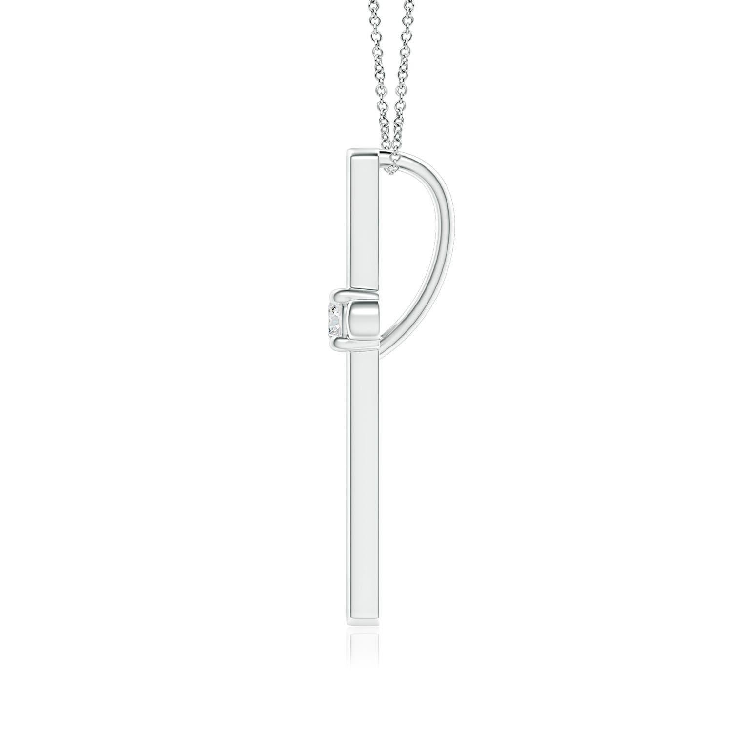 Le centre de la croix est serti d'un diamant rond, d'une brillance à couper le souffle. Ce pendentif en platine lustré est une expression intemporelle de votre foi et de votre engagement.
Le diamant est la pierre de naissance du mois d'avril et le