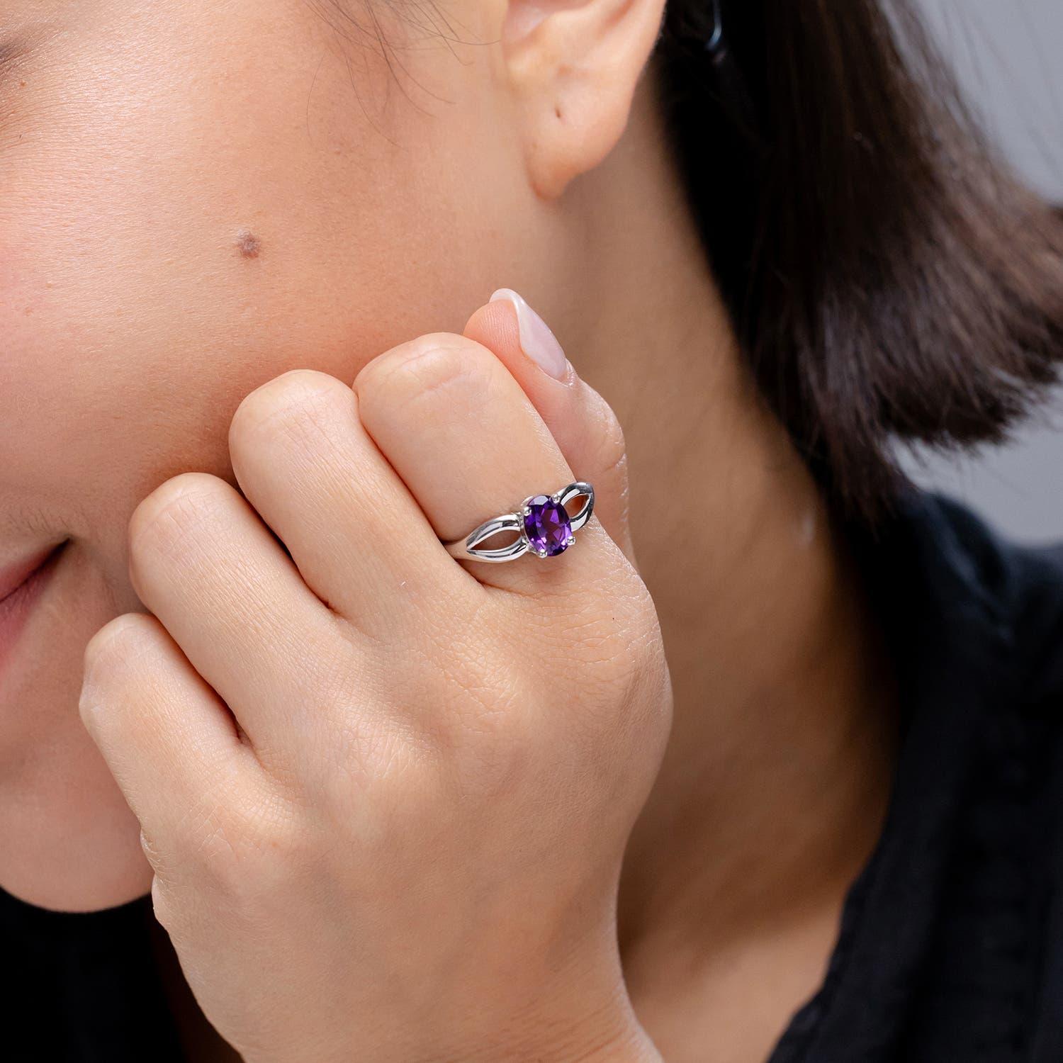 Anillo Angara de amatista natural con solitario engastado de 1,15 ct en oro macizo de 14 quilates Corte oval en venta