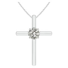 Angara Colgante Cruz con Diamante Solitario Redondo Natural de 1 ct en Oro Blanco de 14 quilates