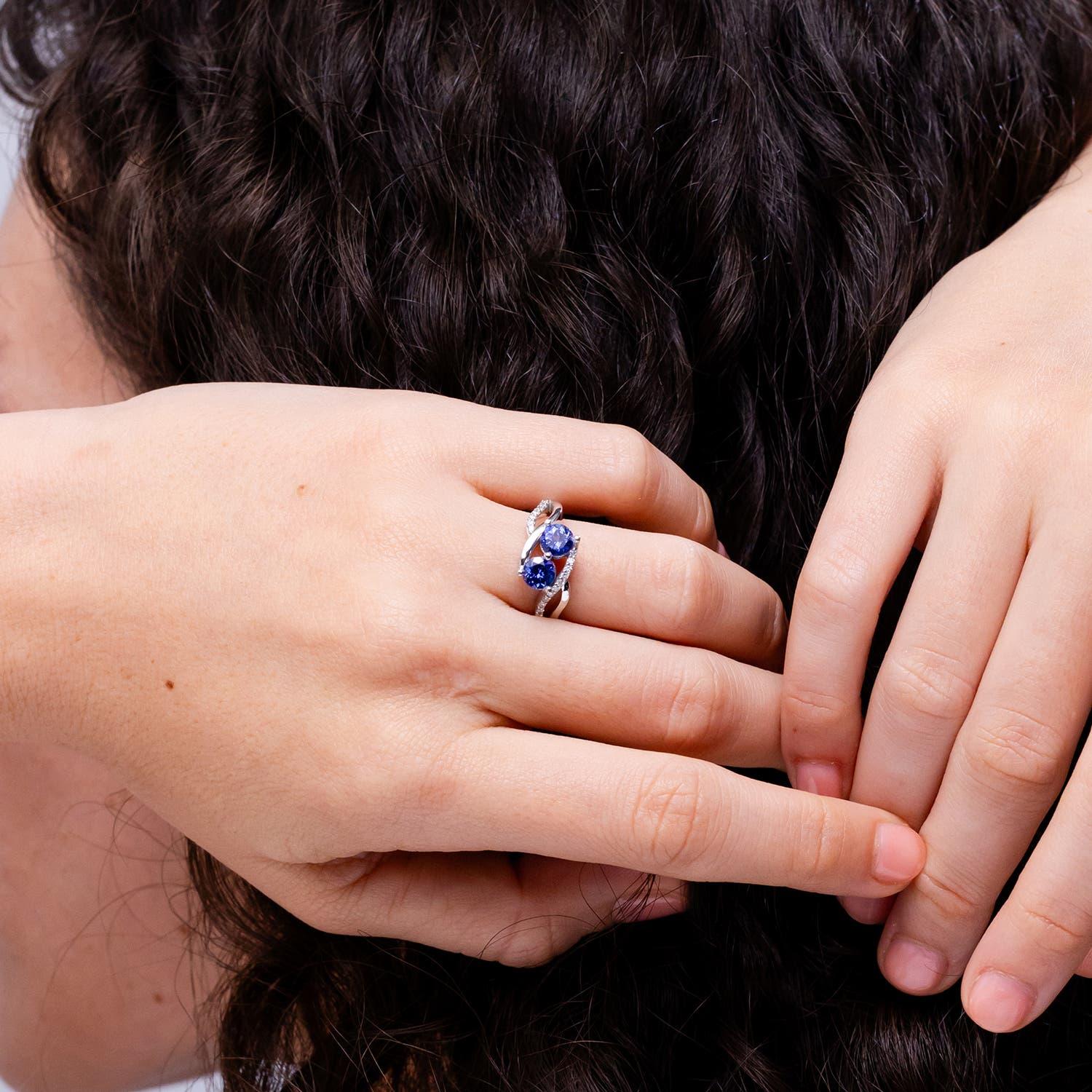 Angara natürlichen runden 1 ct Tansanit Ring mit Diamanten in 14K massivem Gold im Zustand „Neu“ im Angebot in Los Angeles, CA