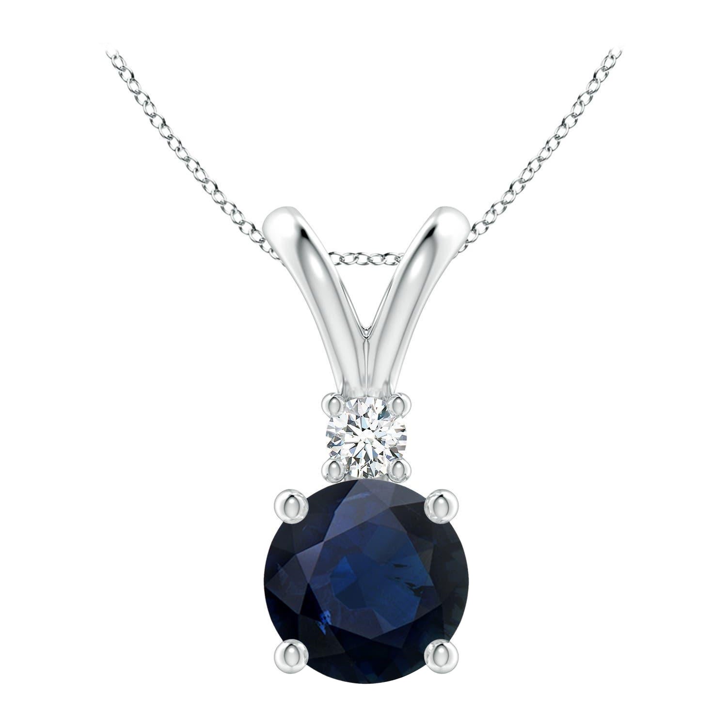 Angara Natürliche Runde 2,2 ct Blauer Saphir Solitär Anhänger in 14K Weißgold