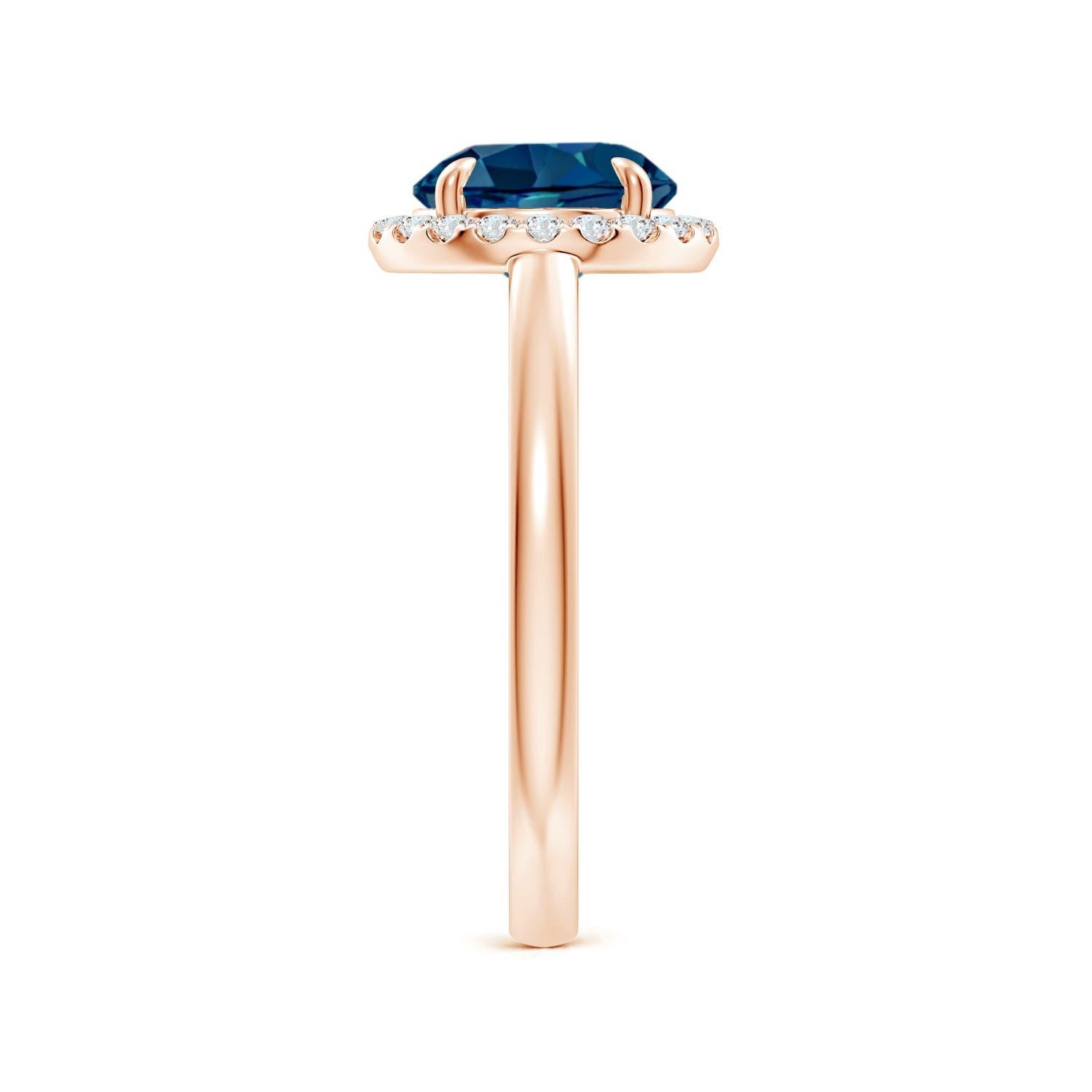 Angara Natürlicher runder 2,35ct Londoner Blautopas Ring mit Diamant-Halo in 14K Gold im Zustand „Neu“ im Angebot in Los Angeles, CA