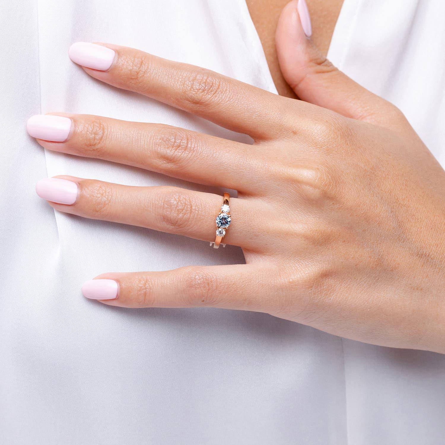 Taglio rotondo Anello di fidanzamento con diamante e acquamarina tonda naturale Angara in oro massiccio 14 carati in vendita