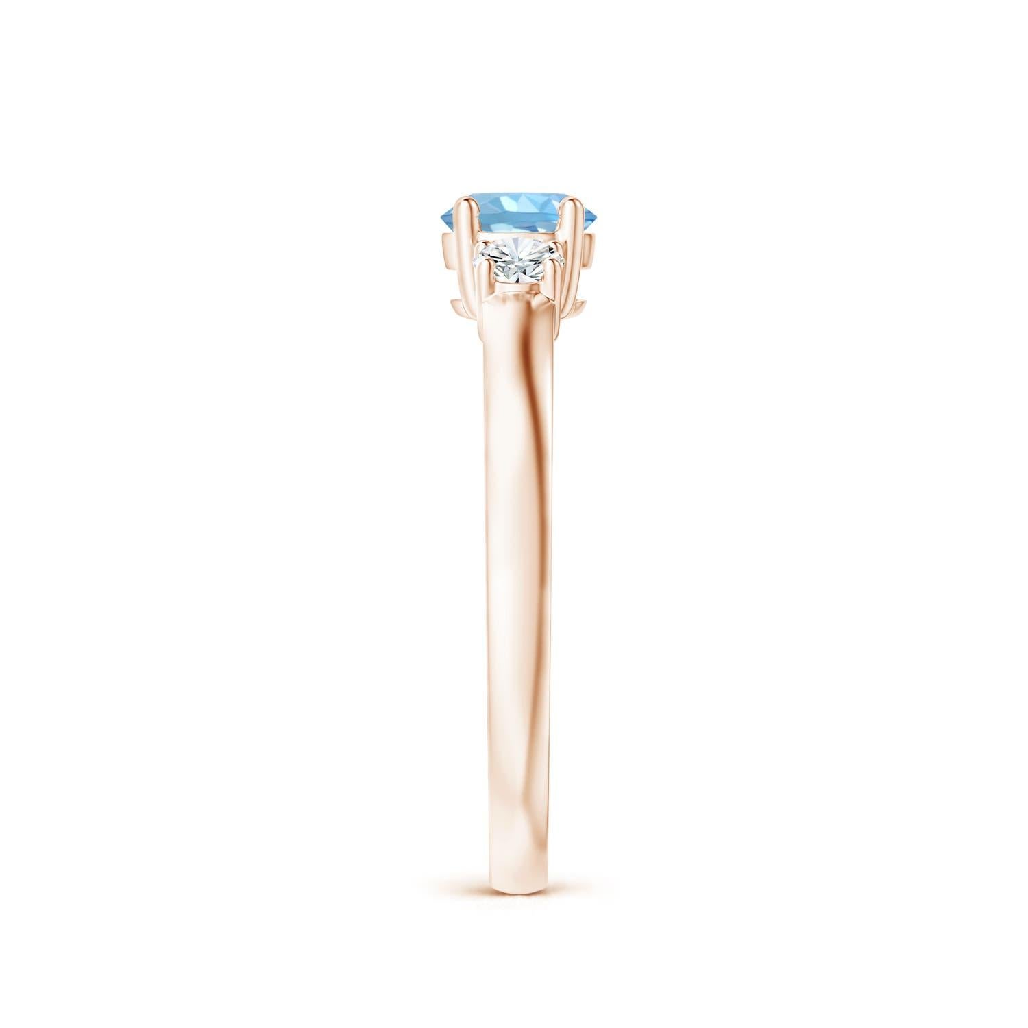 Anello di fidanzamento con diamante e acquamarina tonda naturale Angara in oro massiccio 14 carati In condizioni Nuovo in vendita a Los Angeles, CA