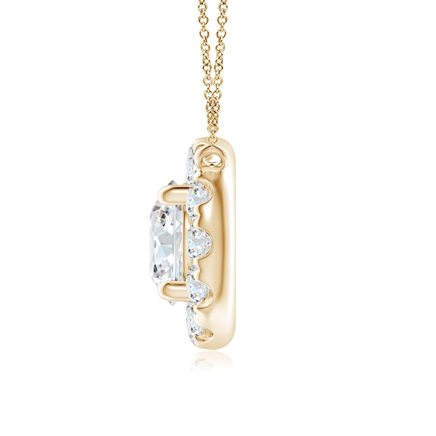 With a round diamond at the core and a halo encircling it, this diamond pendant necklace is a glittering marvel. It gives off the illusion of a sparkling star and looks extravagantly elegant. A 14K yellow gold halo pendant necklace finished with