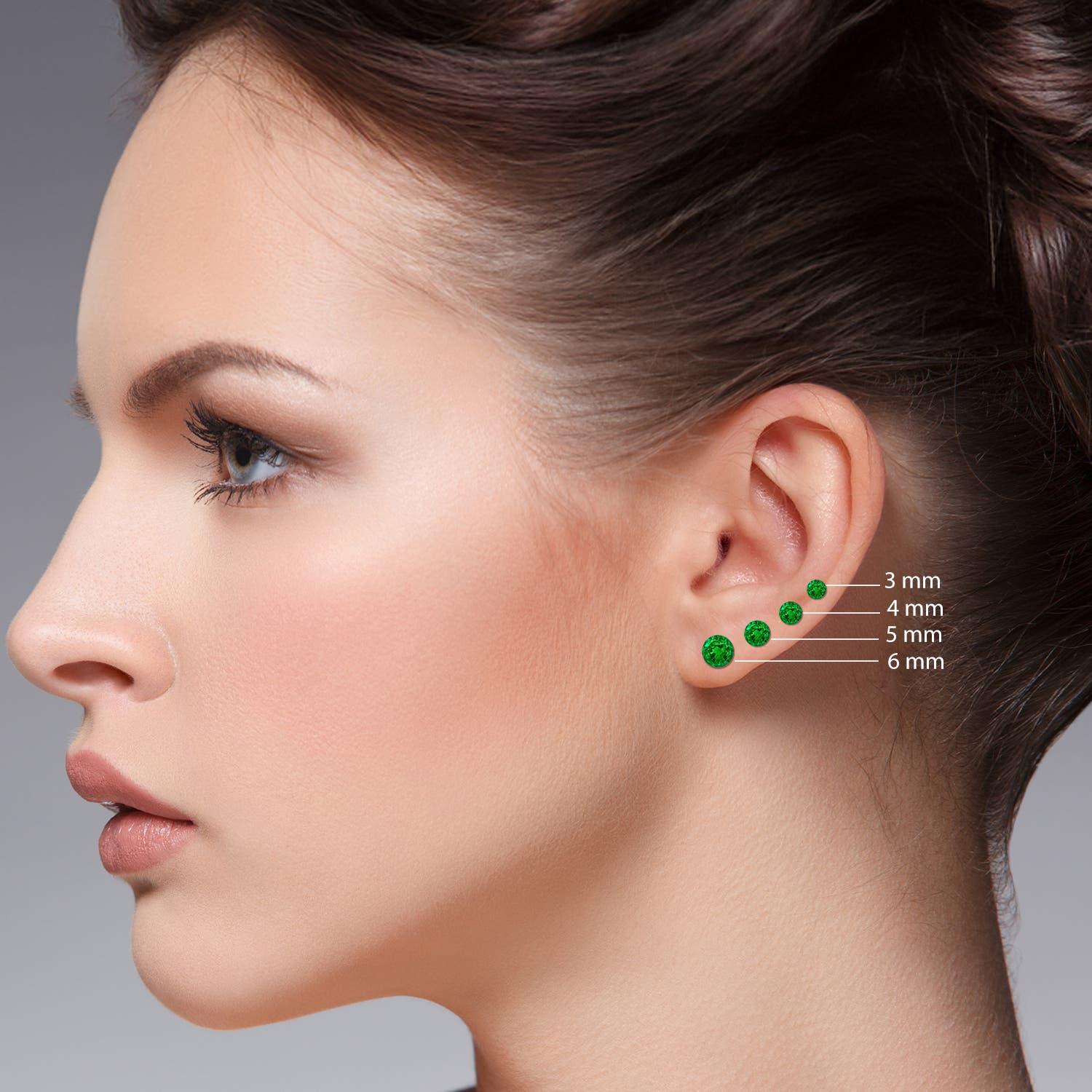 Angara - Boucles d'oreilles en or massif 14 carats pour femmes - Émeraude ronde naturelle Pour femmes en vente