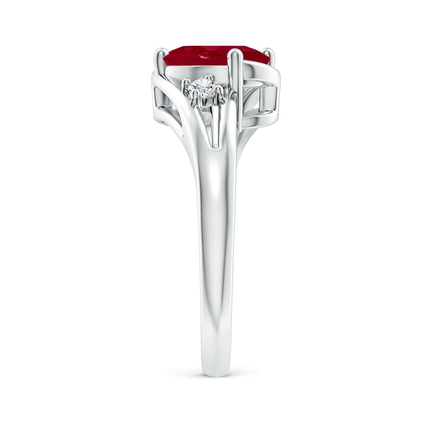 Im Angebot: ANGARA Geteilter Schaftring aus Platin mit natürlichem Rubin und Diamanten (Größe-5x3 mm) () 3