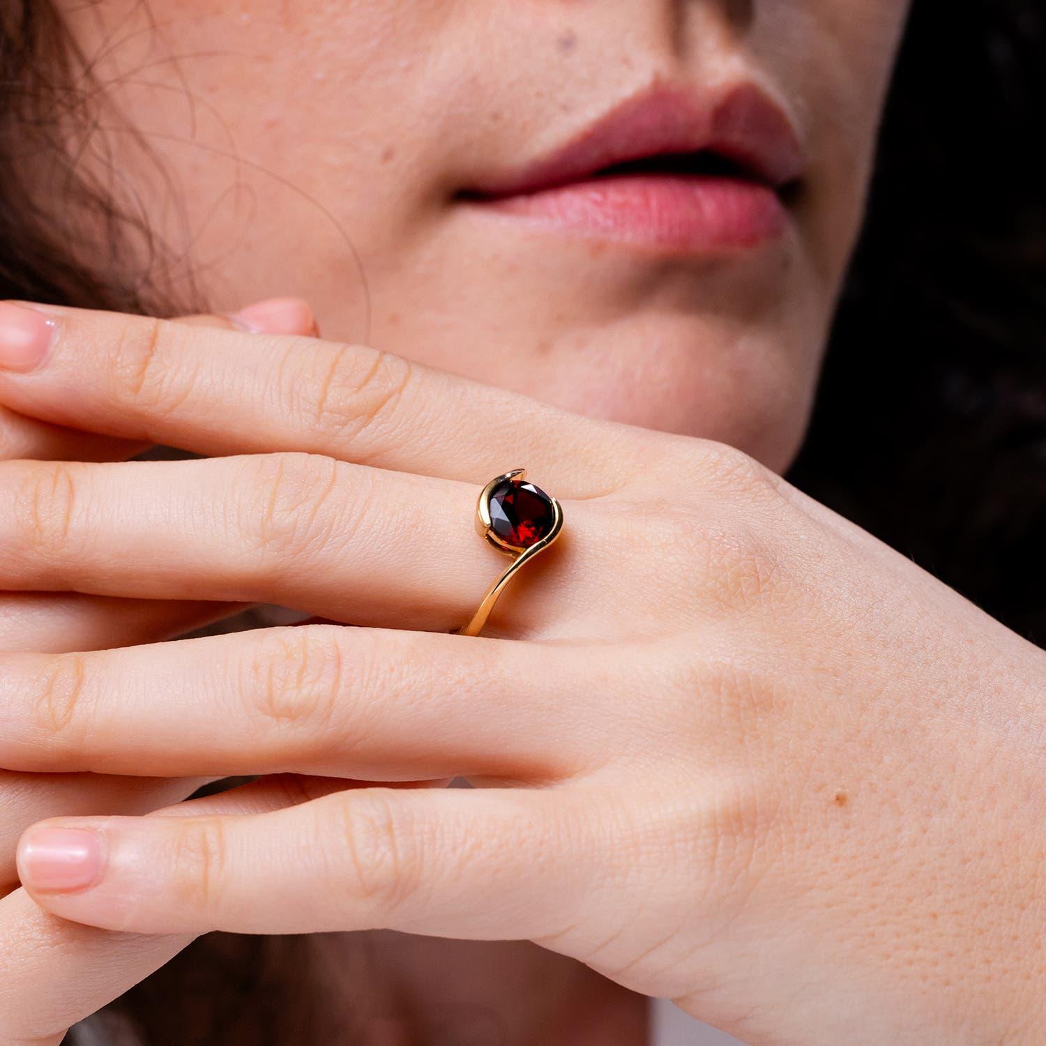 Round Cut Angara Natural Semi Bezel-Set Solitaire Round 2.2ct Garnet Ring 14K Solid Gold For Sale
