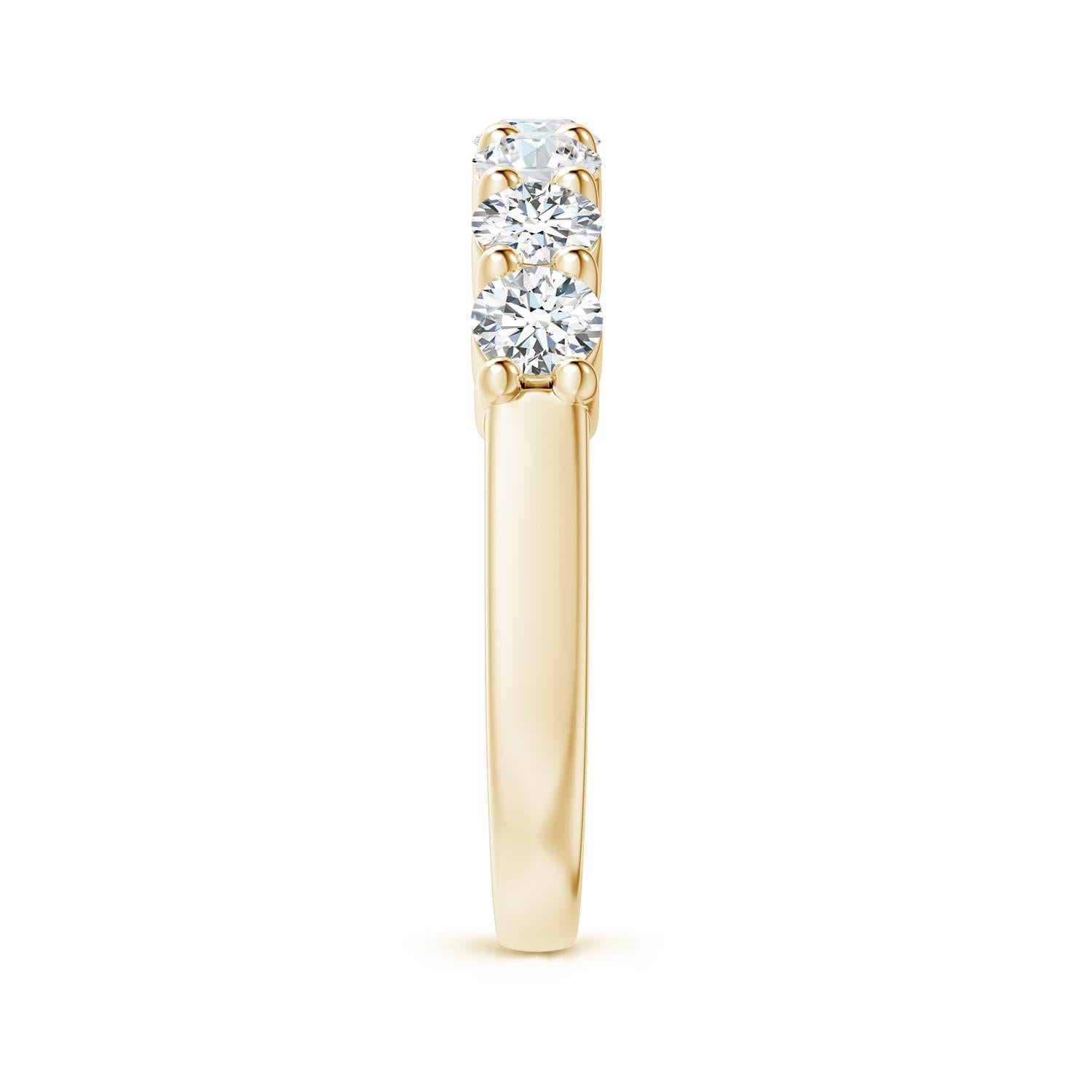 Angara natürlichen sieben Stein 1,02 ct Diamant Ehering in 14K massivem Gold (Rundschliff) im Angebot