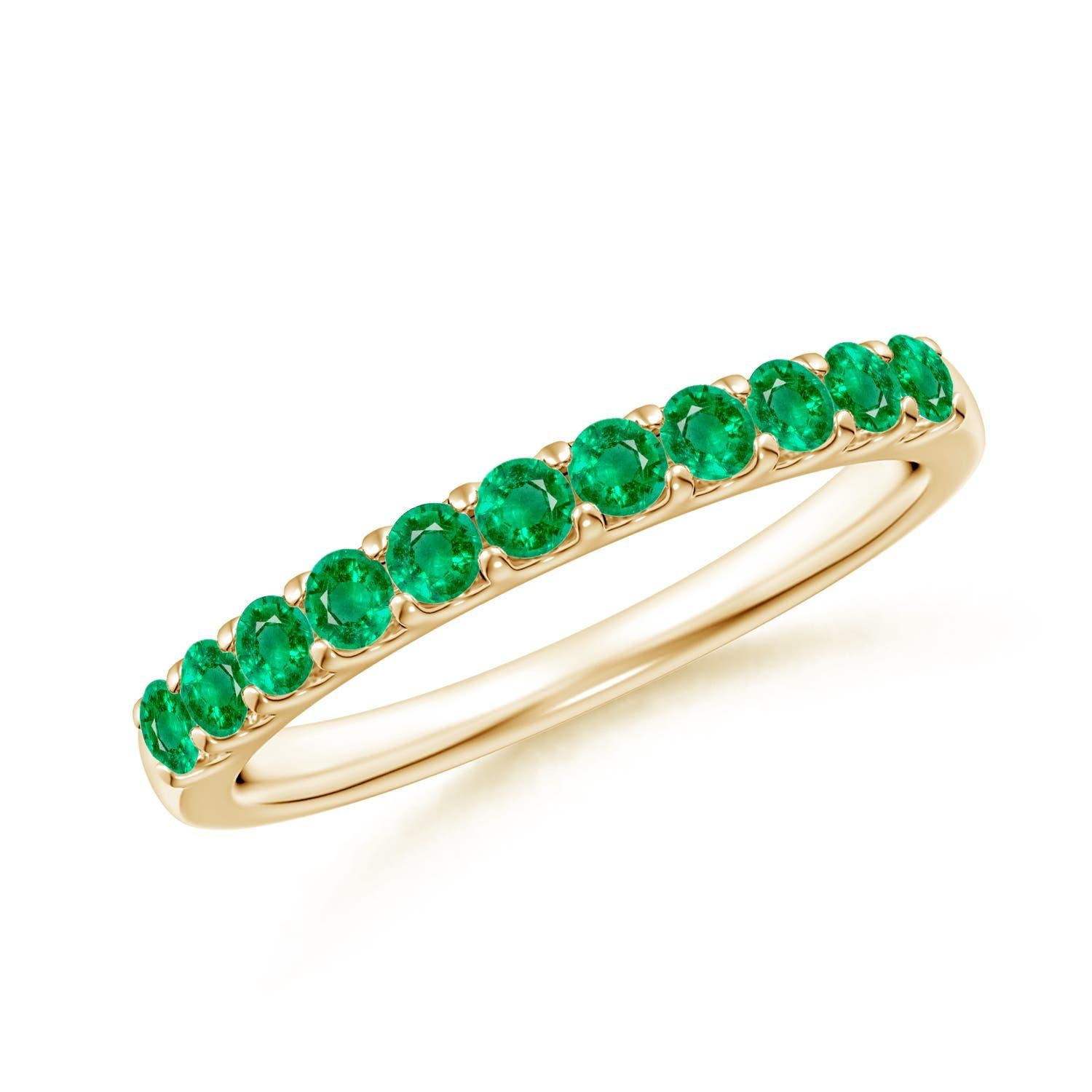 Angara Alianza de boda de oro macizo de 14 quilates con esmeralda natural compartida engastada en garras en venta 1