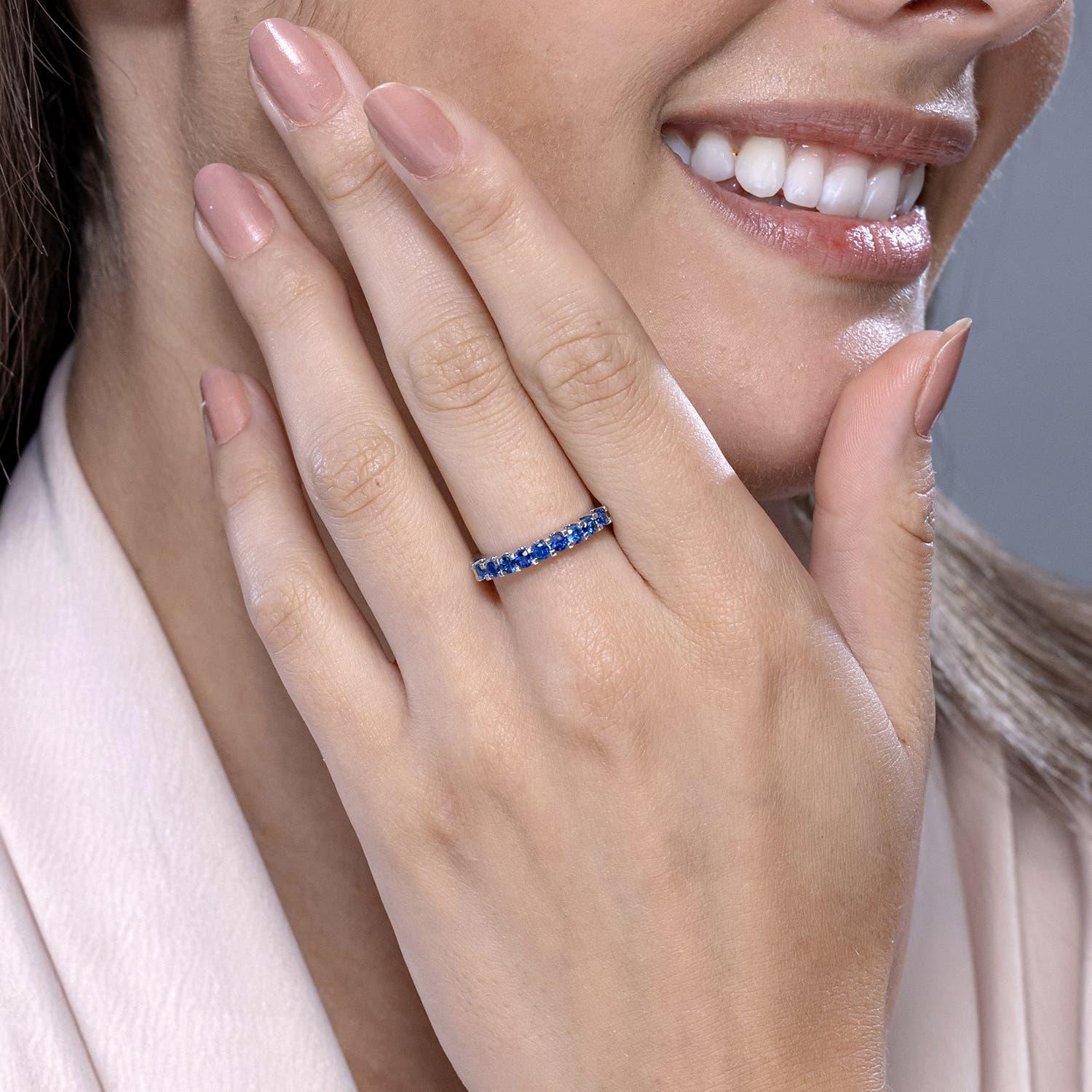 Angara Alianza de boda natural compartida con zafiro en oro macizo de 14K Moderno en venta
