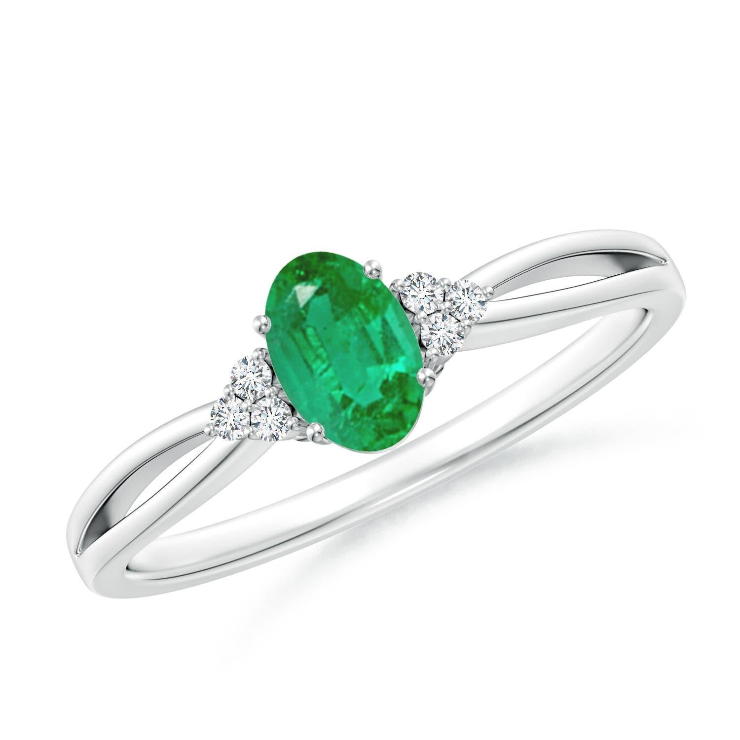 Anillo de compromiso Angara de oro de 14 quilates con solitario natural y esmeralda ovalada de vástago partido en venta 1