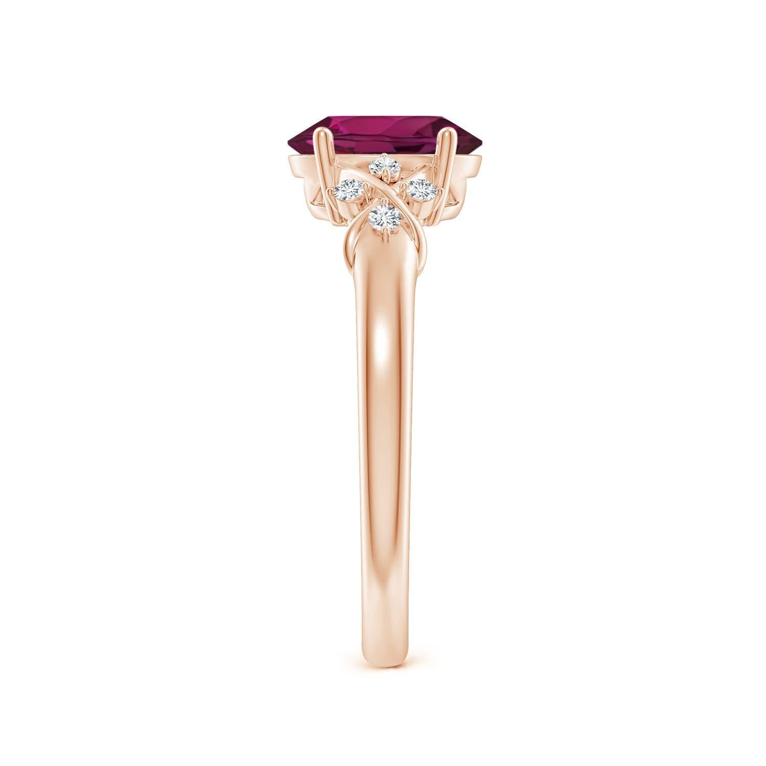 Angara natürlichen Solitär Oval Rhodolith Ring mit Diamanten in 14K massivem Gold (Ovalschliff) im Angebot