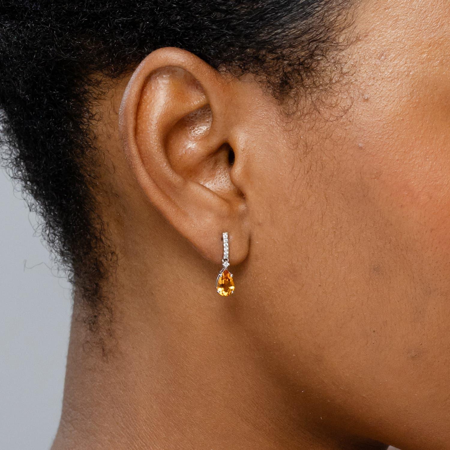 Moderne Angara Boucles d'oreilles poire solitaire naturelle 1,6ct Citrine avec diamants Or 14K en vente