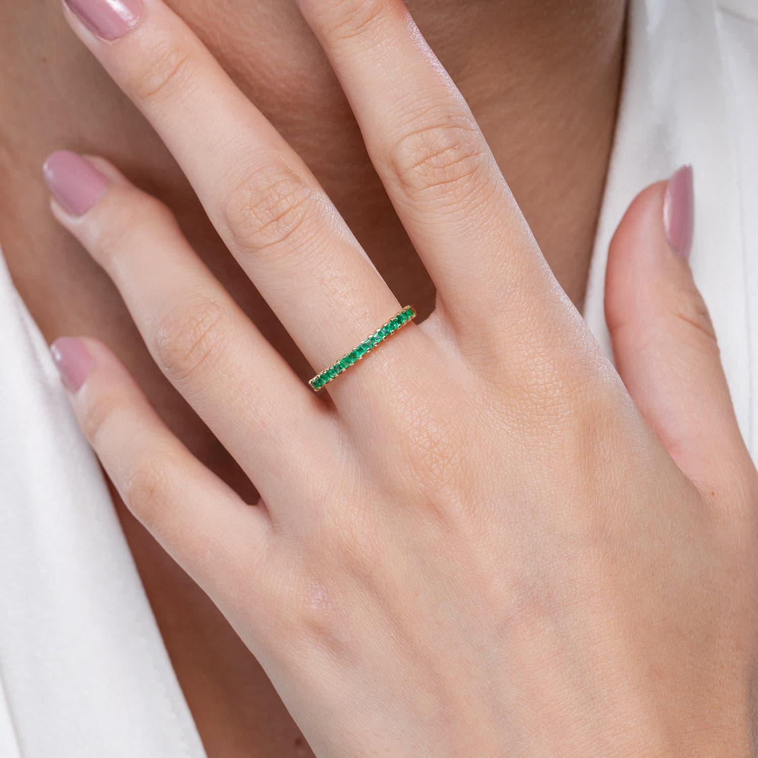 Anillo de boda clásico con esmeralda cuadrada natural Angara en oro macizo de 14 quilates Corte cuadrado en venta