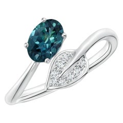 Anello con zaffiro naturale Angara Montana e foglia di diamante in oro massiccio 14 carati