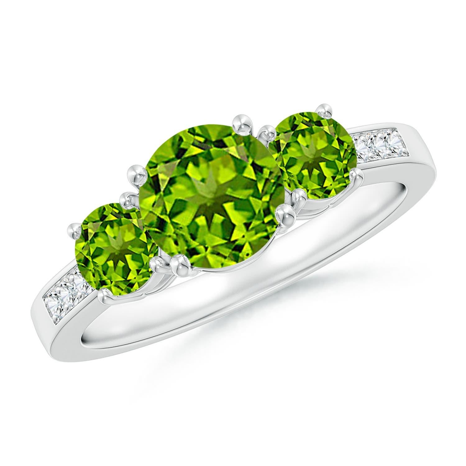 Angara natürlichen drei Stein 1,4 ct Peridot Ring mit Diamant in 14K massivem Gold im Angebot 1