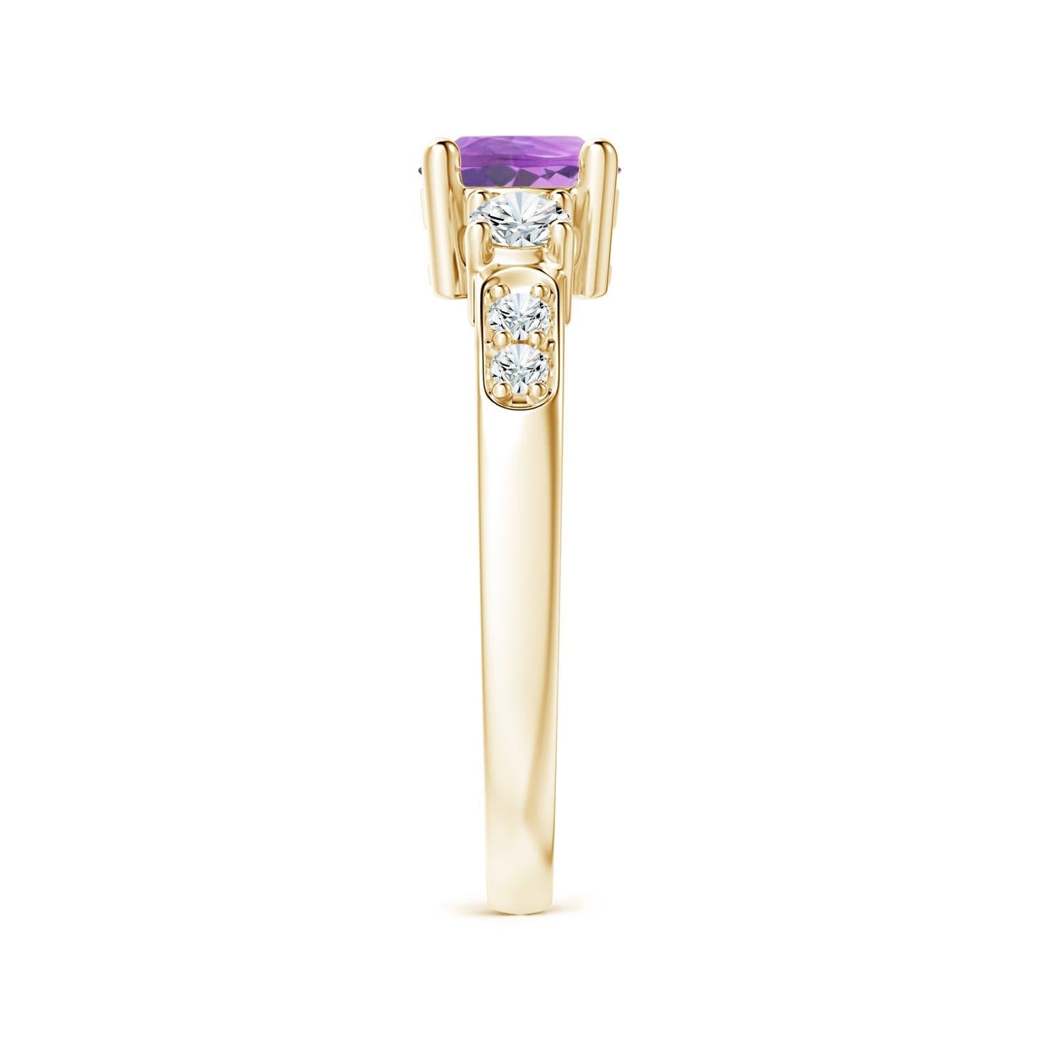 Angara natürlichen drei Stein Amethyst und Diamant-Ring in 14K massivem Gold für Frauen (Rundschliff) im Angebot