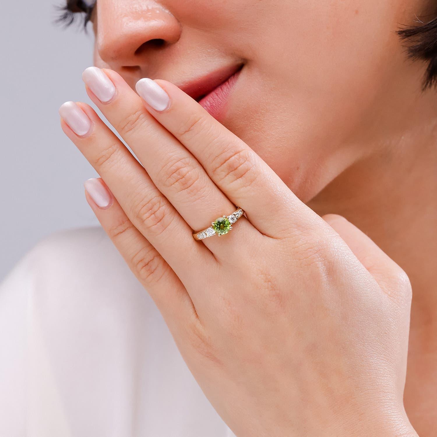 Taglio rotondo Anello Angara con tre pietre naturali, peridoto e diamanti, in oro massiccio 14K per donna in vendita