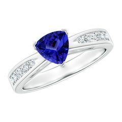 Anello solitario con tanzanite Angara Nature Trillion e accenti di diamanti in oro 14K
