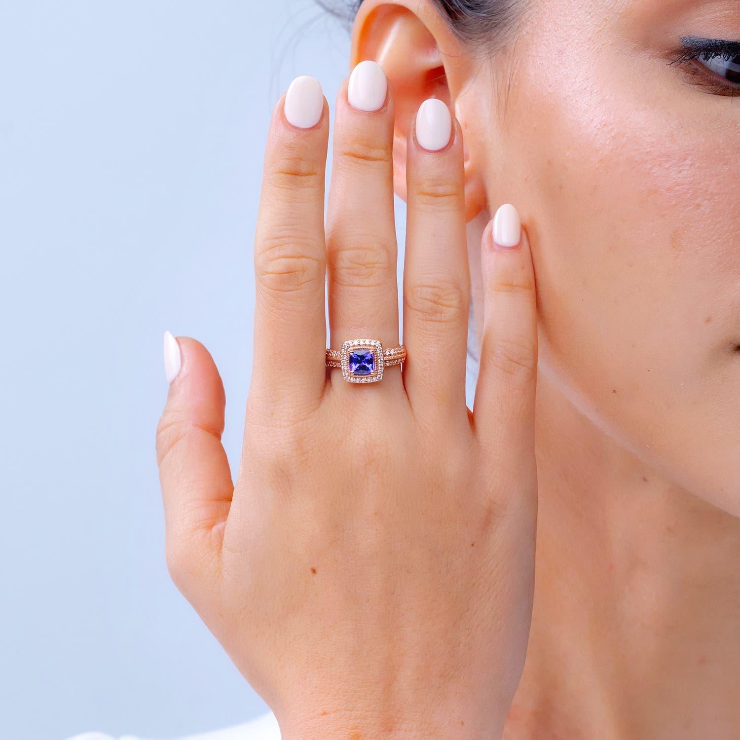 Angara natürlichen verdrehten Seil Kissen 1,05ct Tansanit Halo Ring in 14K massivem Gold (Moderne) im Angebot