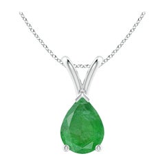 Colgante de oro blanco de 14 quilates con solitario de esmeralda natural en forma de pera en V de Angara