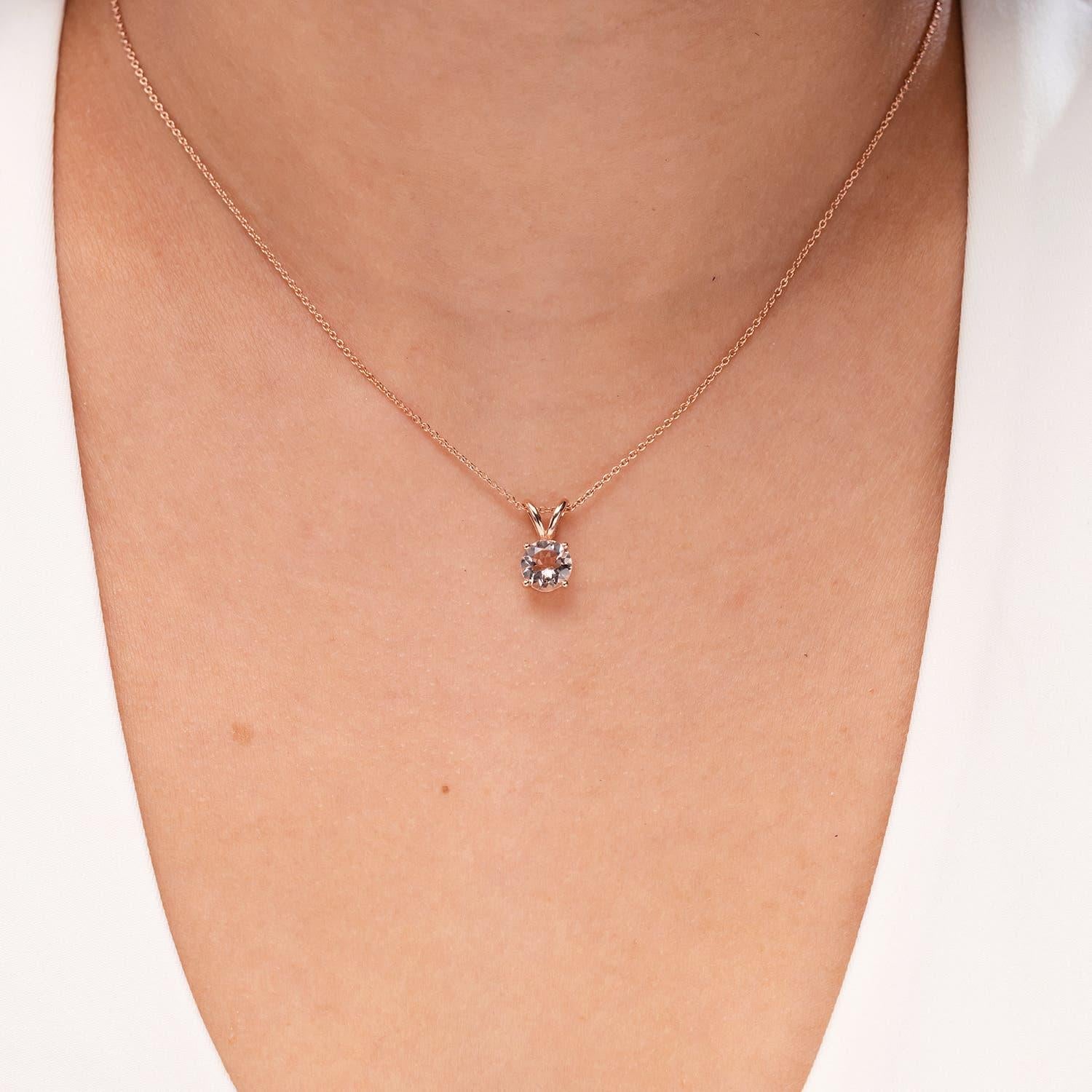 Modern Angara Natural V-Bale Round 1.1 ct Morganite Solitaire Pendant in 14K Solid Gold For Sale