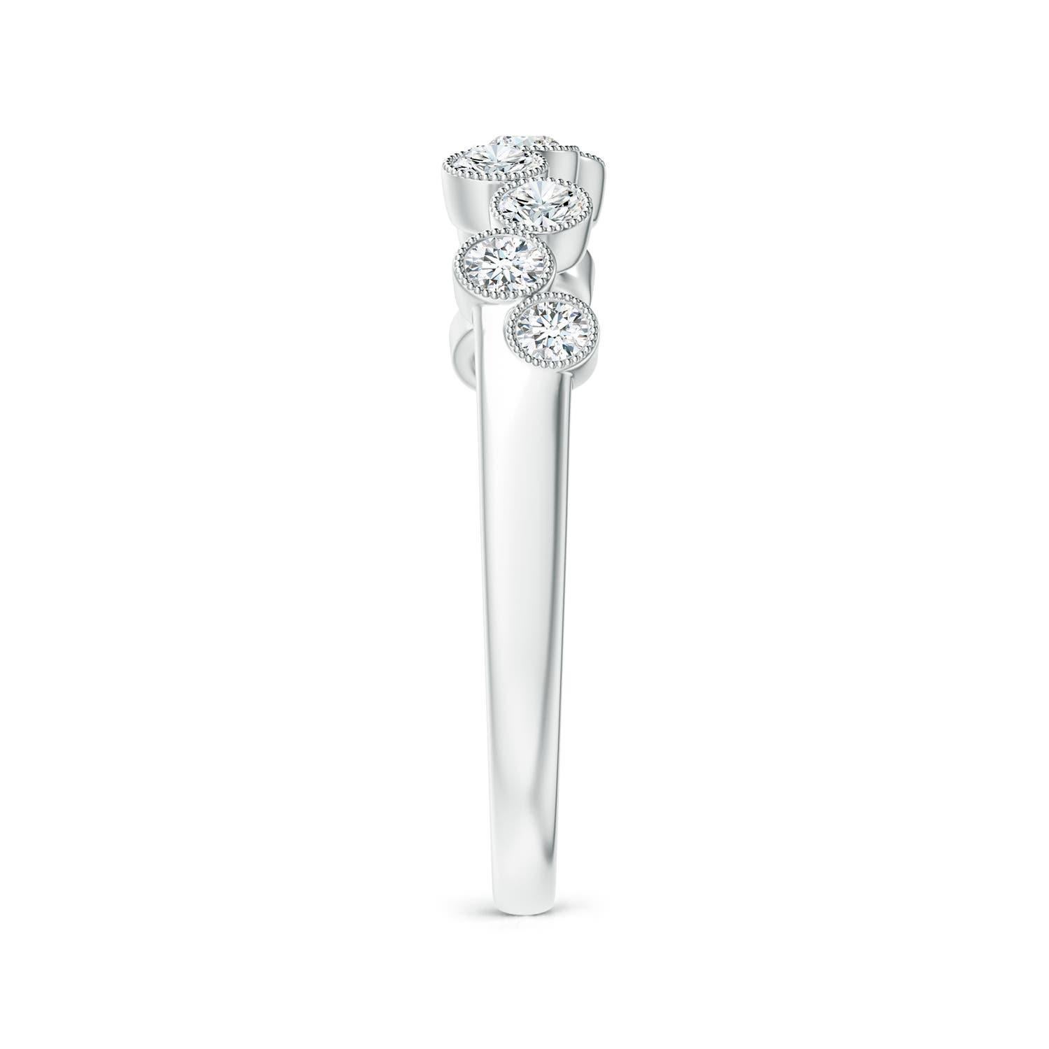 Anillo de moda con diamantes engarzados en bisel de oro macizo de 14 quilates de inspiración vintage natural Angara Corte redondo en venta