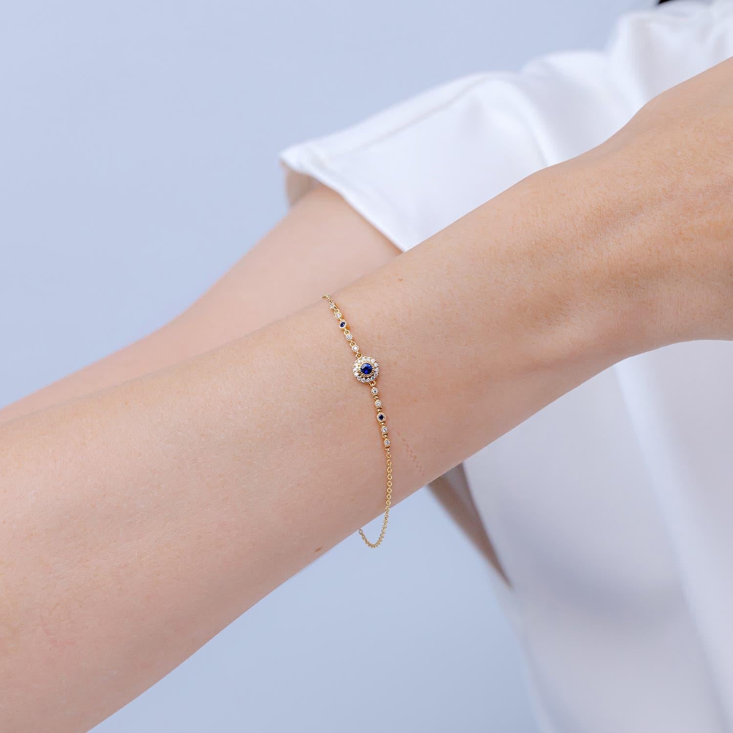 Angara Brazalete de zafiro y diamantes naturales engastados en bisel estilo vintage en oro de 14 quilates Corte redondo en venta