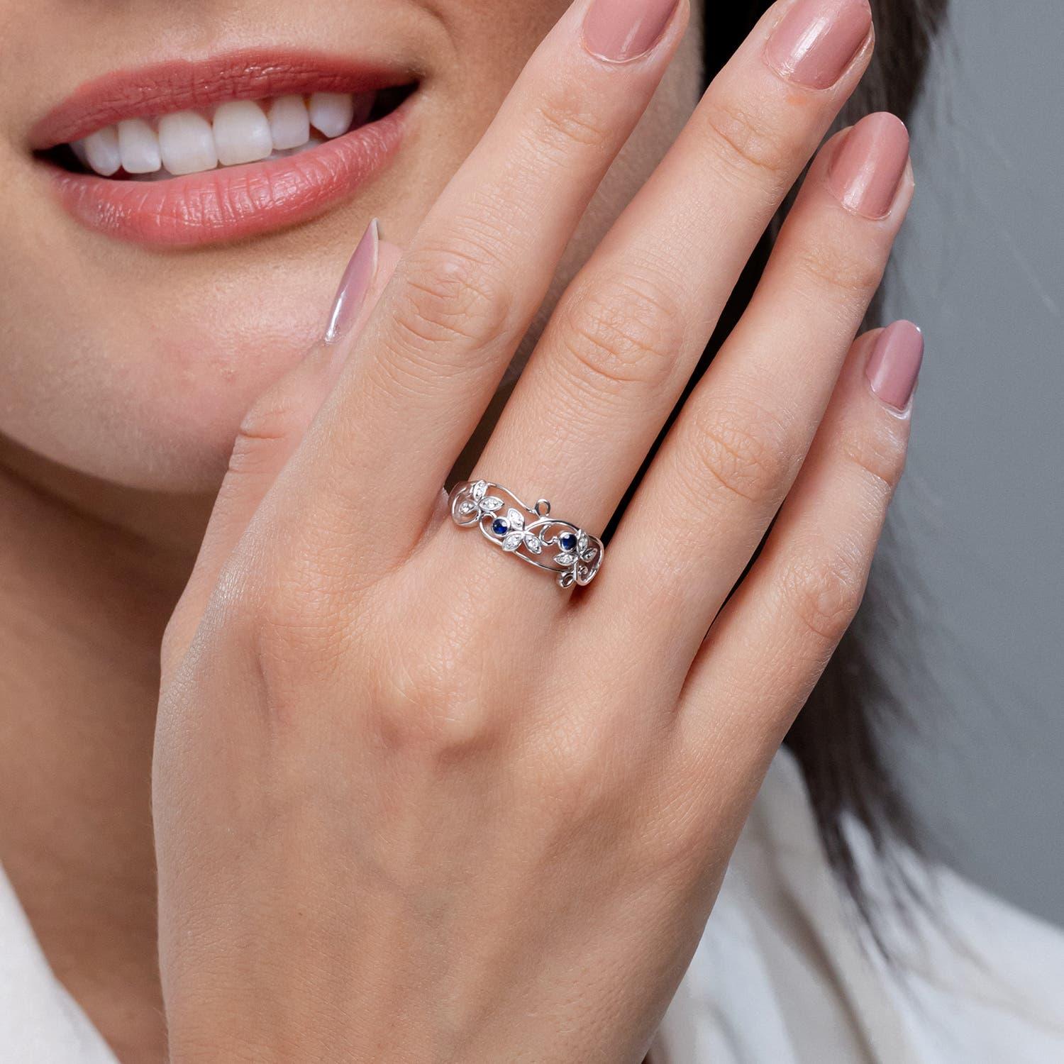 Angara Natural Vintage Style Blauer Saphir und Diamant Blume Ring in 14K Gold (Rundschliff) im Angebot