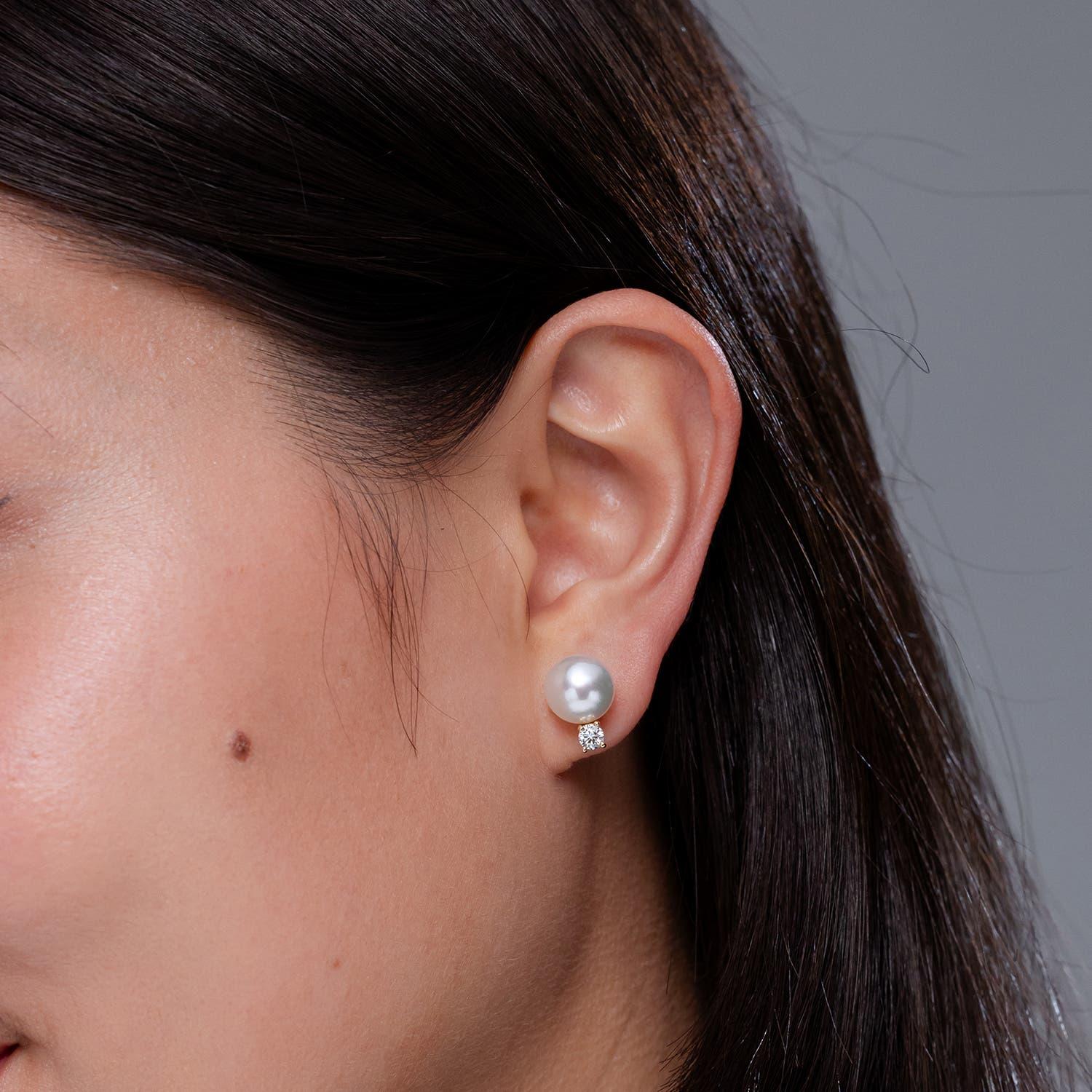 Angara - Clous d'oreilles solitaires en or massif 14 carats avec perles de culture des mers du Sud et diamants Neuf - En vente �à Los Angeles, CA