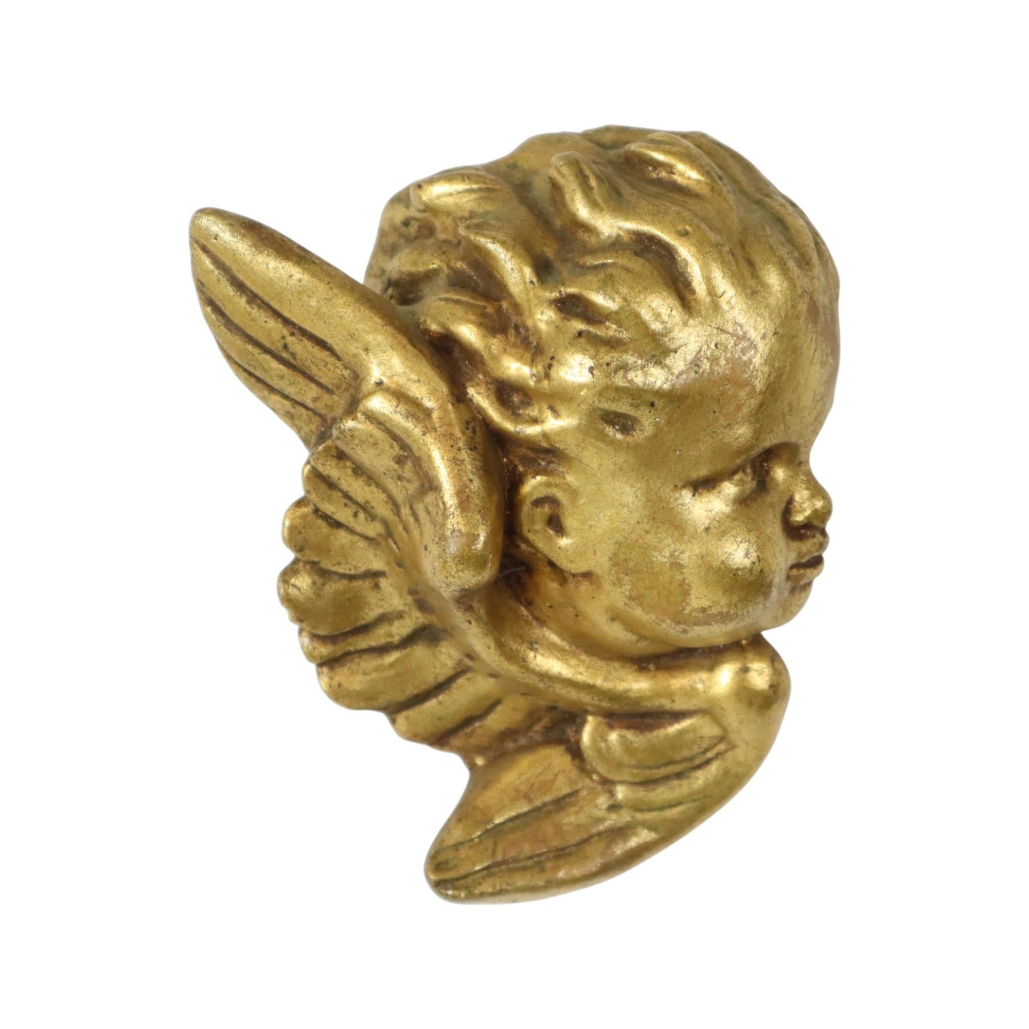 Vintage Engel oder Cherub Kopf mit Flügeln, aus vergoldetem Gips, zweite Hälfte des 20. Jahrhunderts.

Ein charmanter goldener Wandschmuck, ideal für Weihnachten. Dieser Artikel ist in einem ausgezeichneten Vintage-Zustand mit minimalen