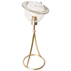 Zeitgenössische „Angel“-Tischlampe, Kristallschale, versilberter Glasring