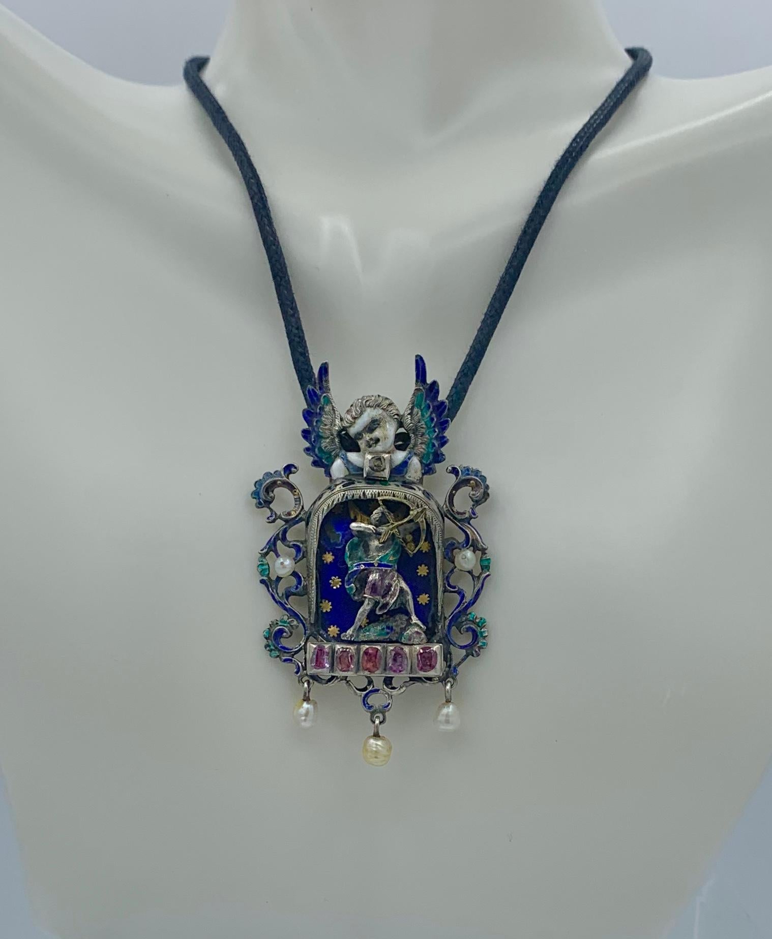 De las mujeres Ángel Cupido Rubí Diamante Esmalte Colgante Collar Renacimiento Austrohúngaro en venta
