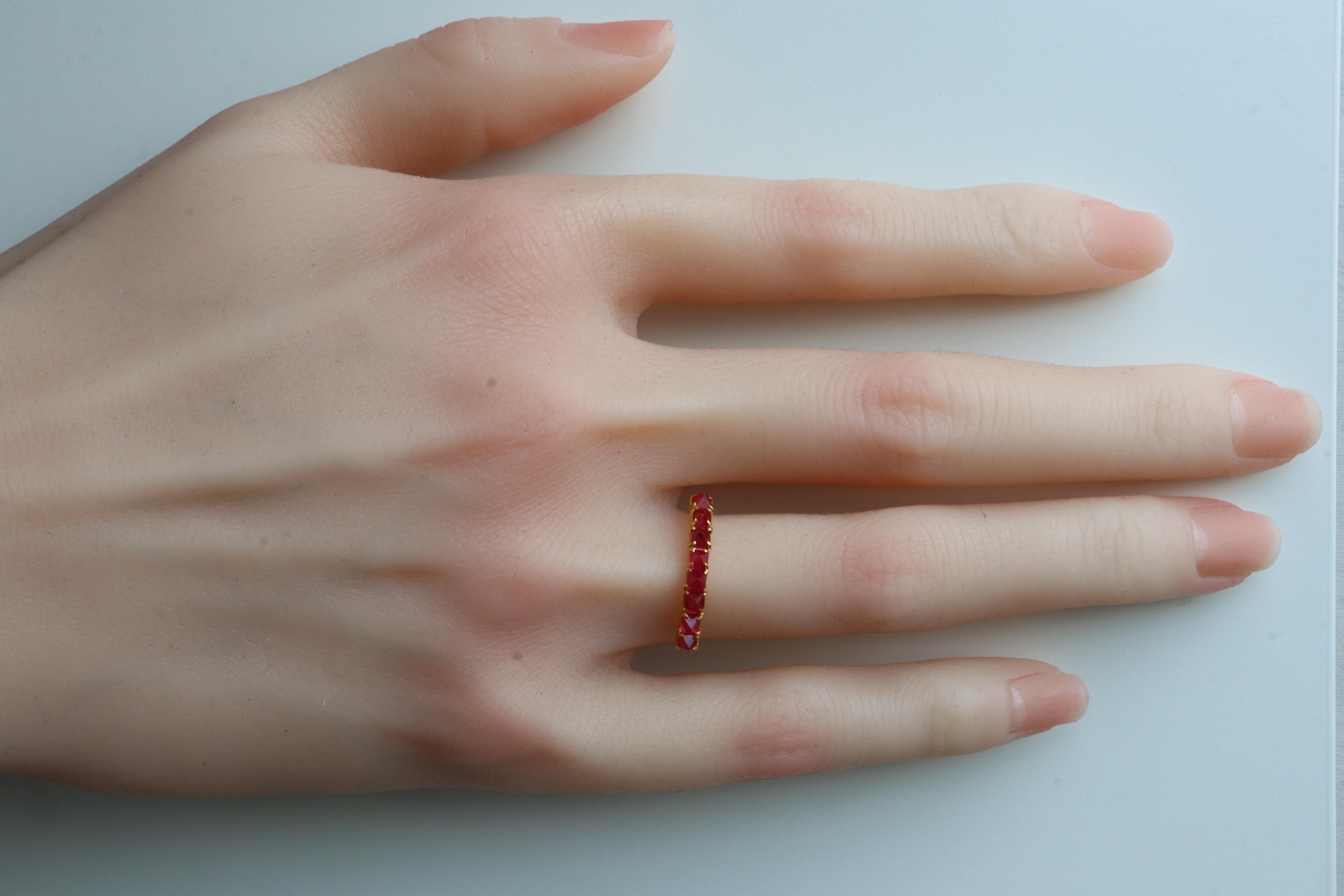 Anillo de espinela roja talla ángel en oro macizo de 18 quilates en Nuevo estado para la venta en Singapore, SG