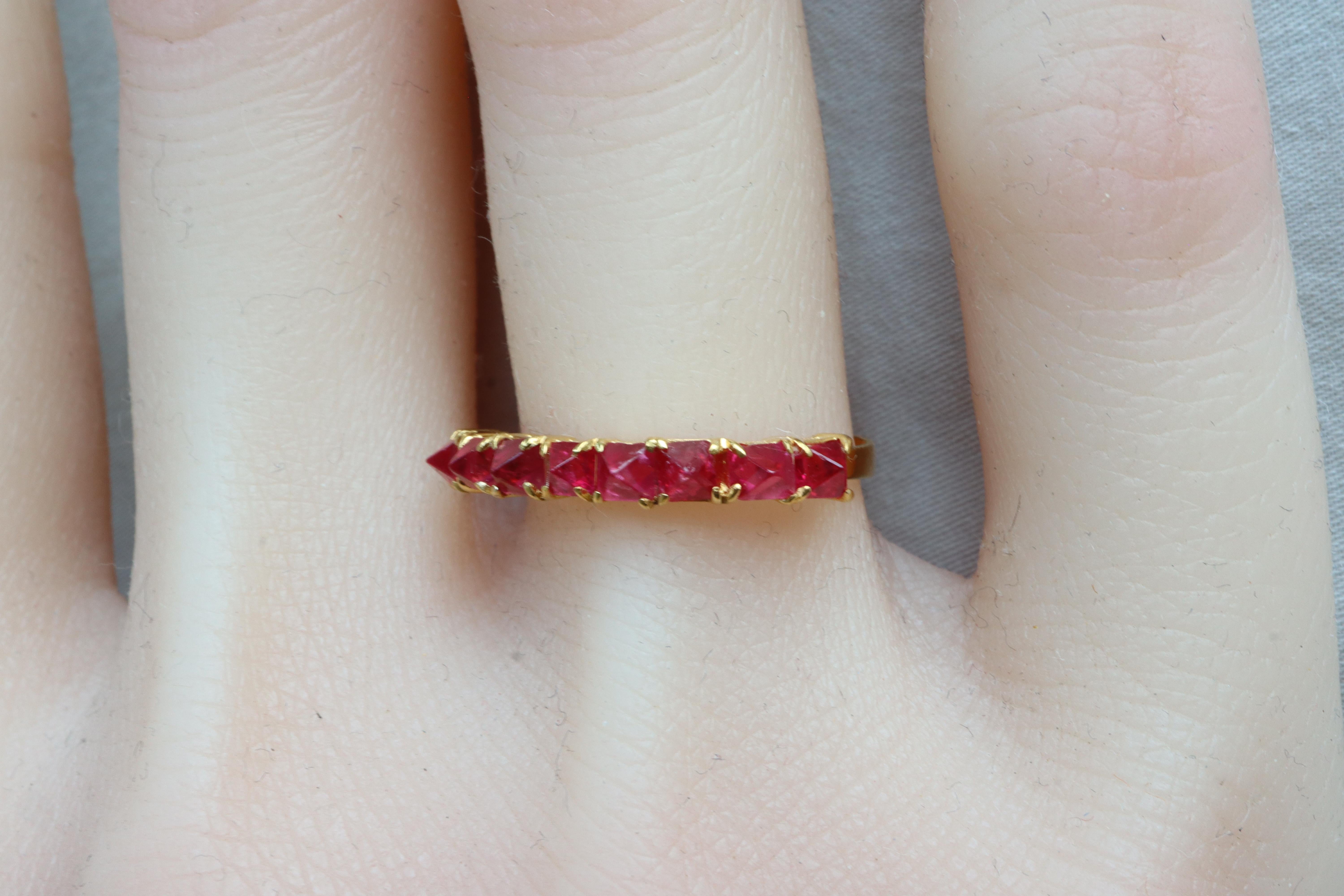 De las mujeres Anillo de espinela roja talla ángel en oro macizo de 18 quilates en venta