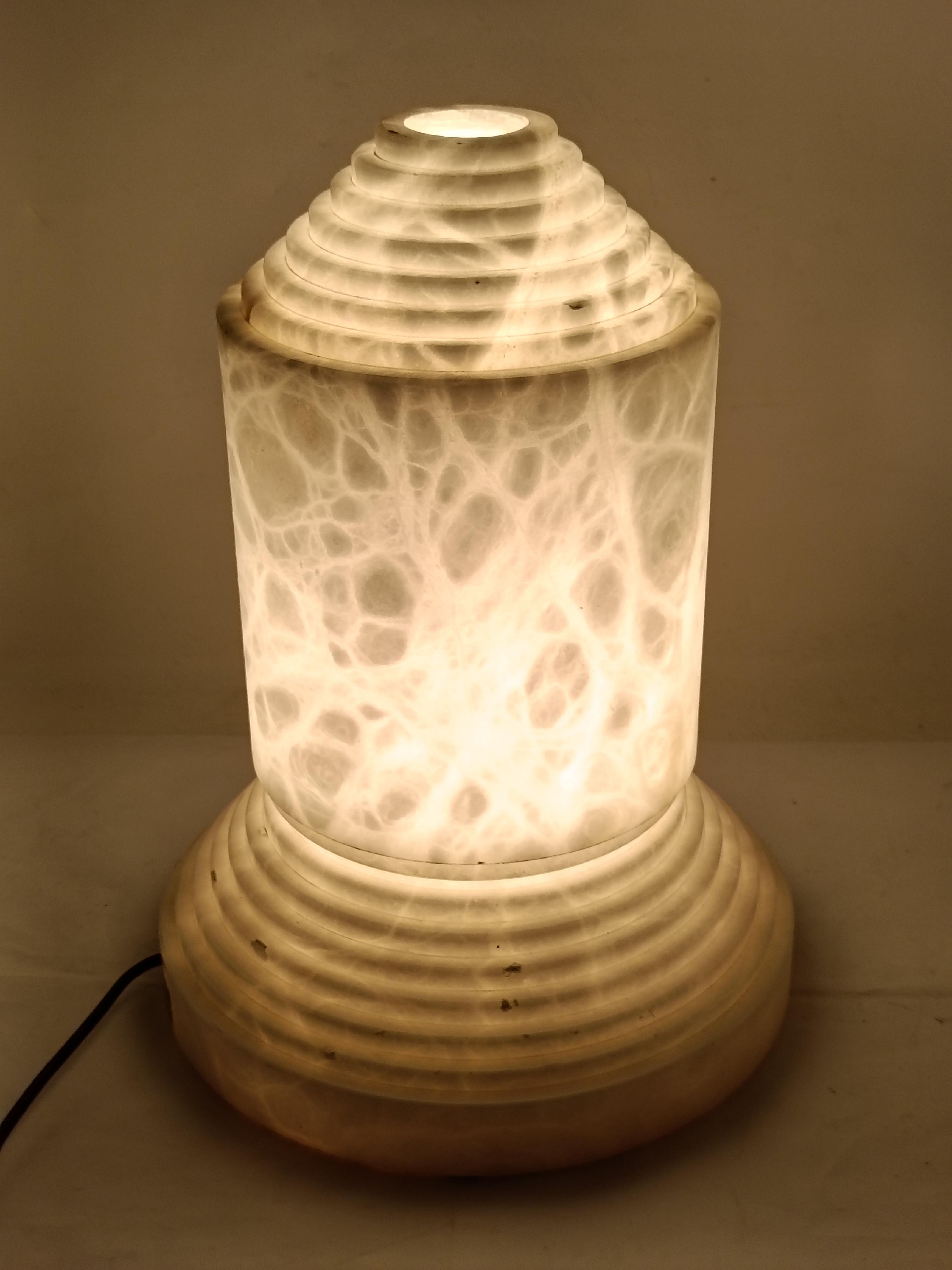 Angel Jove' pour Santa & Cole Lampe de table en albâtre 'Babel', Espagne 1970 Bon état - En vente à Naples, IT