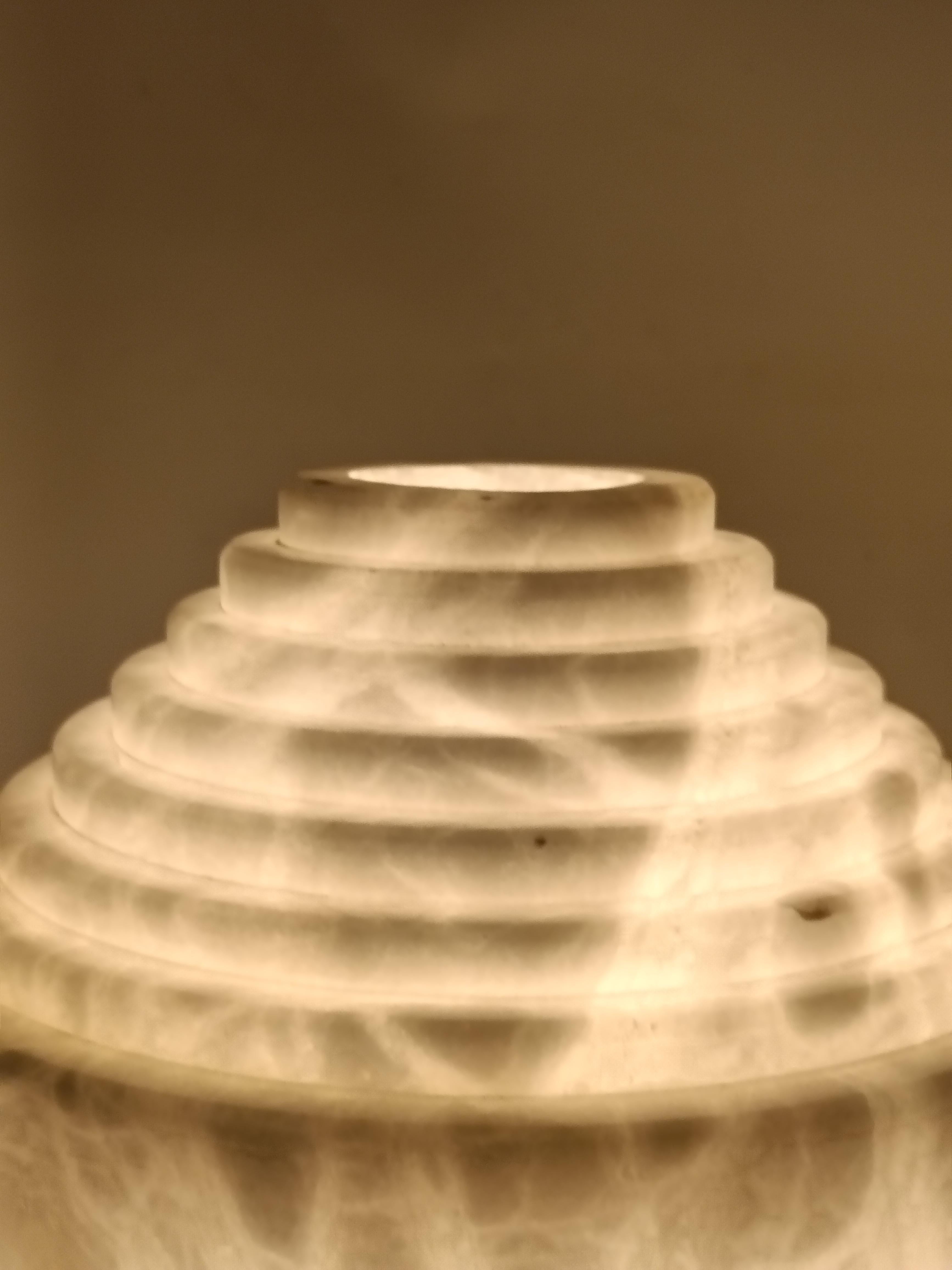 Albâtre Angel Jove' pour Santa & Cole Lampe de table en albâtre 'Babel', Espagne 1970 en vente