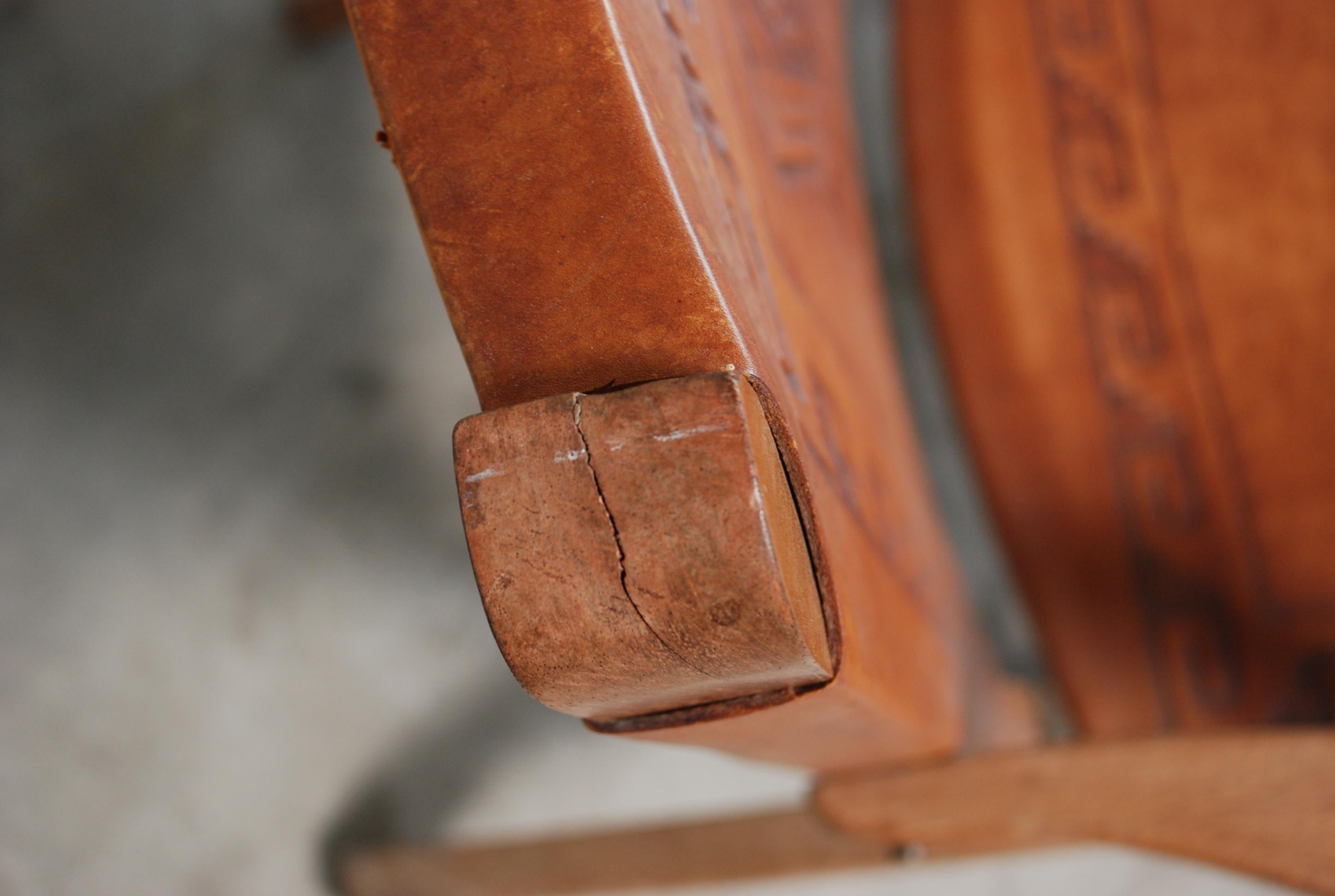 Angel Pazmino Folding Leather Lounge Chair for Muebles de Estilo 4