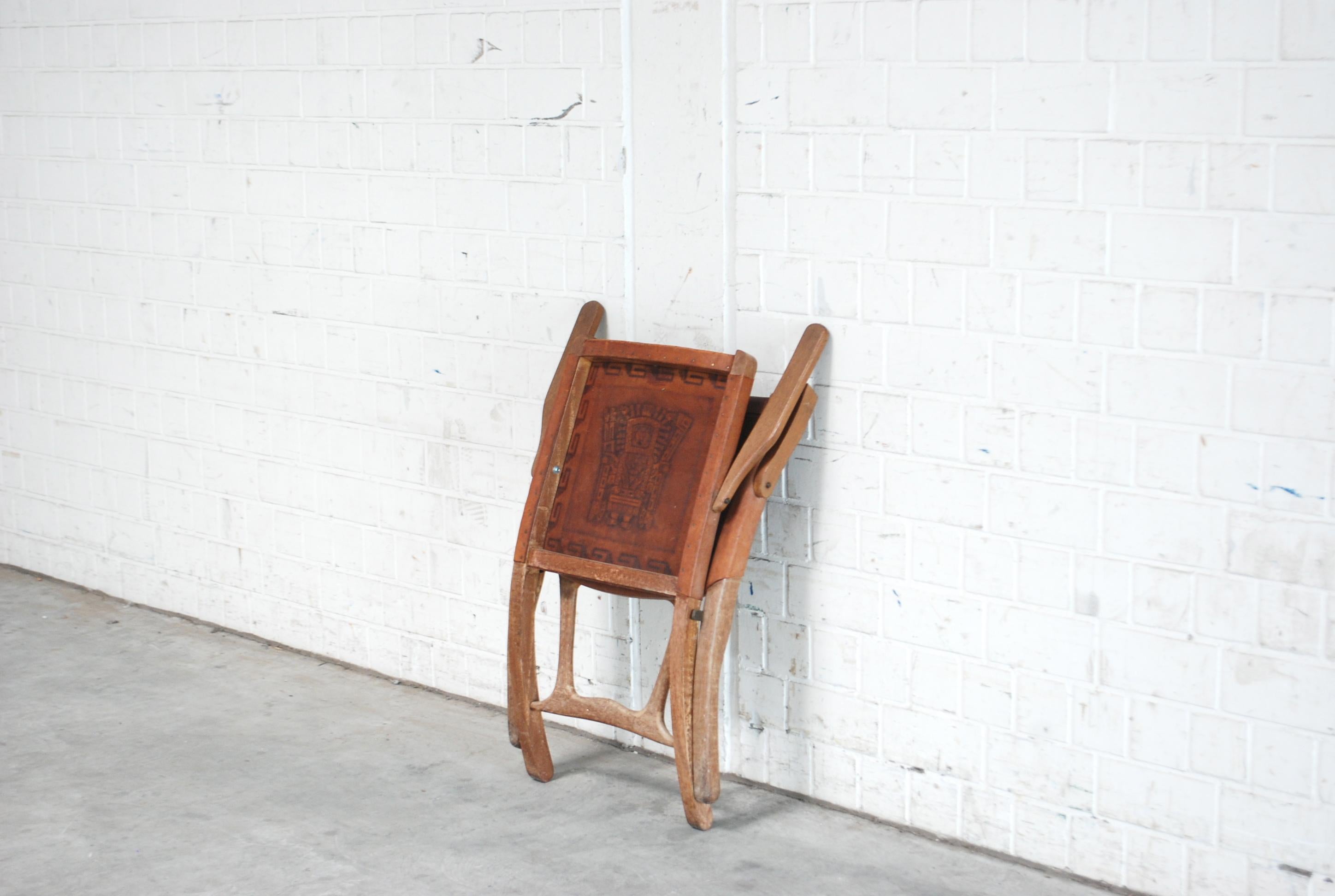 Angel Pazmino Folding Leather Lounge Chair for Muebles de Estilo 9